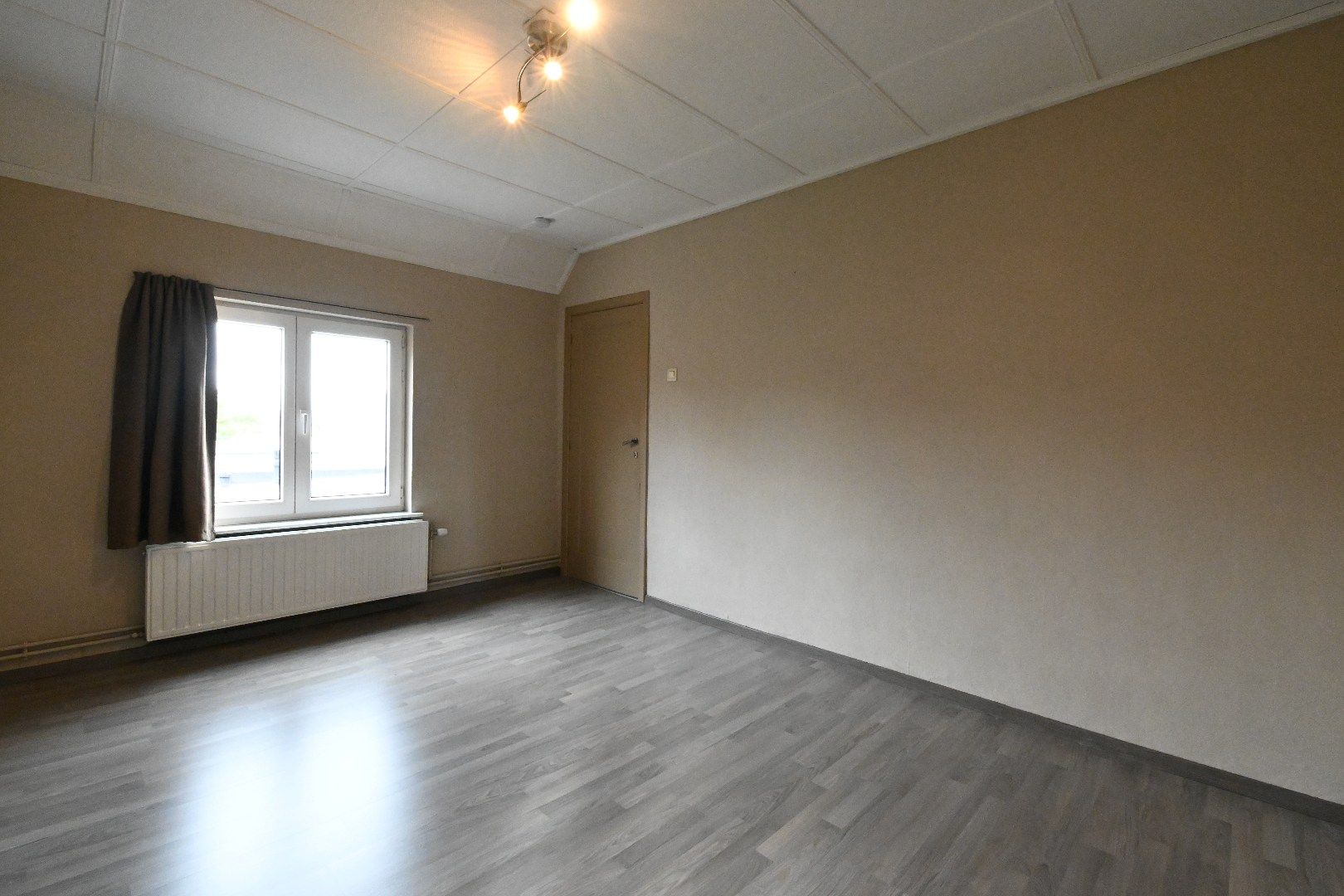 Halfopen bebouwing met tuin gelegen aan de rand van het centrum foto 19