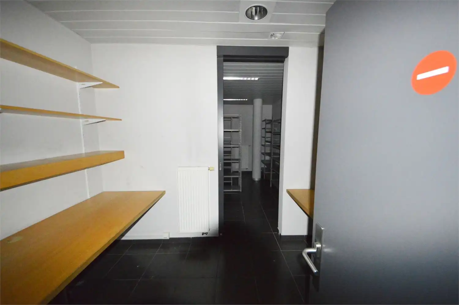 MODERN COMMERCIEEL GELIJKVLOERS 400 M2 OPTIONELE PARKING foto 11