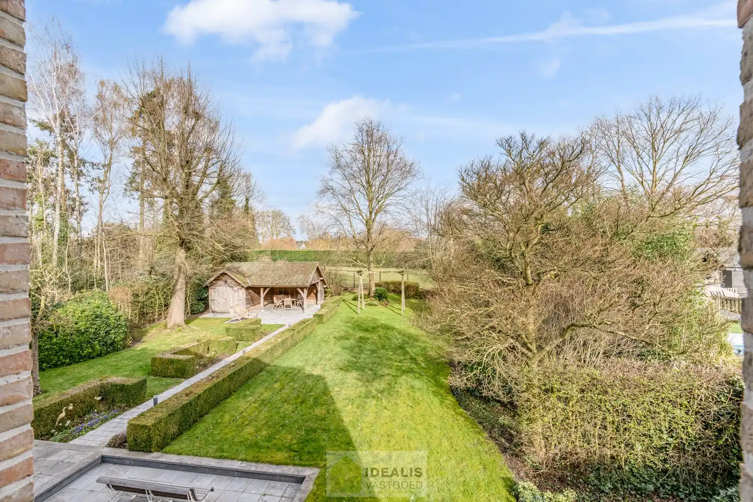 EXTRA RUIME VILLA MET EEN PRACHTIG LICHTRIJKE LEEFRUIMTE, RUIME KEUKEN, 4 SLAAPKAMERS, 2 BADKAMERS EN EEN RUIM PRAKTIJK/KANTOORGEDEELTE OP EEN RIANT EN CENTRAAL PERCEEL VAN MAAR LIEFST 16A 27CA OP EEN GUNSTIGE LOCATIE NABIJ HET CENTRUM VAN ACHEL! foto 48