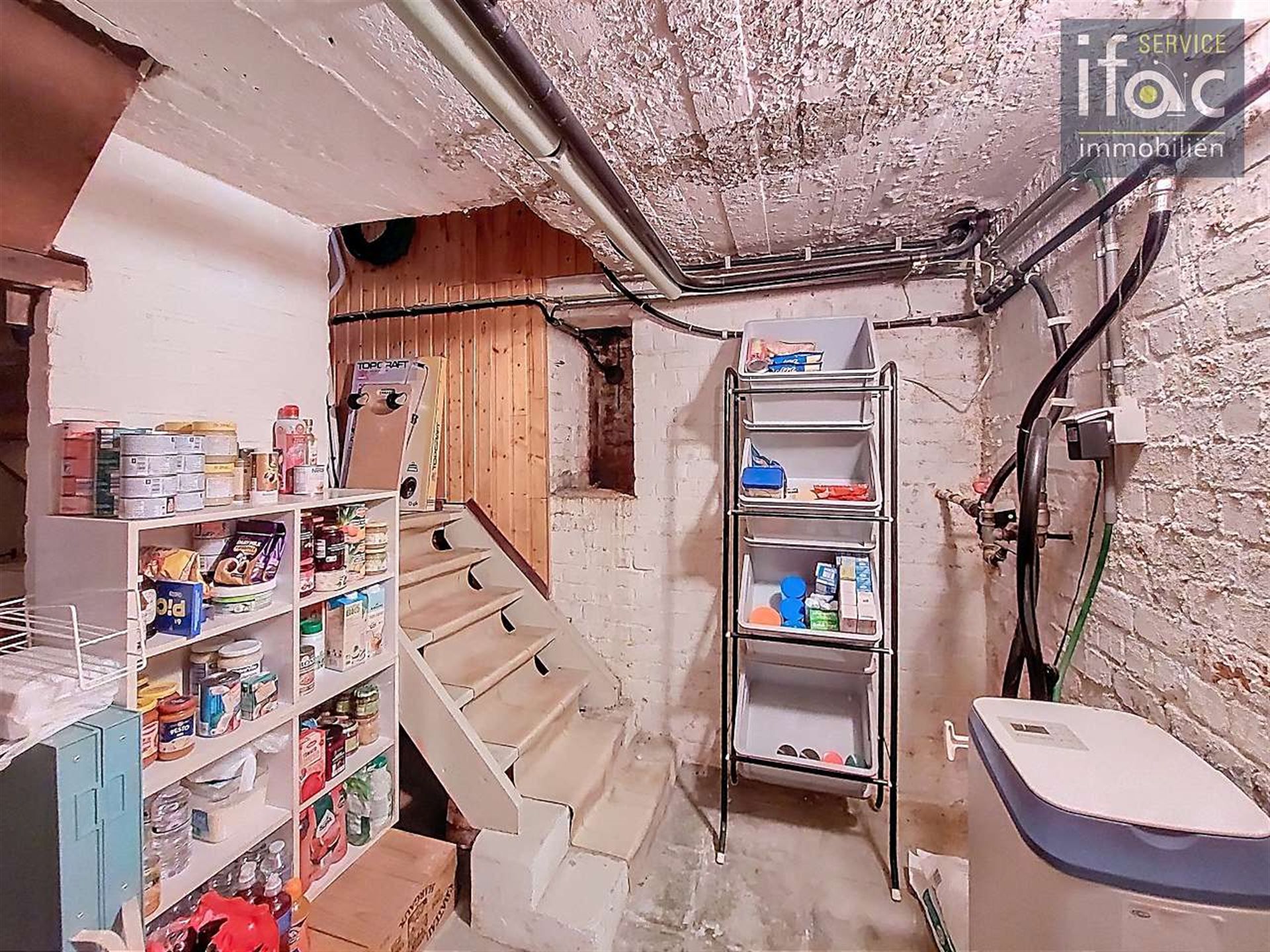 Centraal gelegen driegevelwoning met mooie tuin op ±7a foto 25