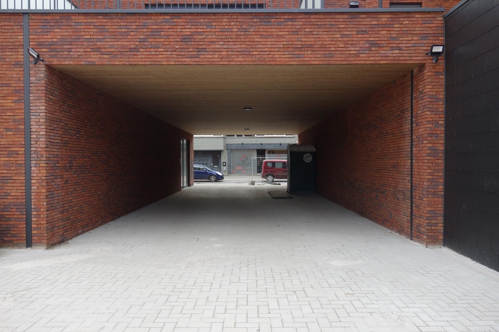 Individuele garagebox te huur in handelscentrum foto 10
