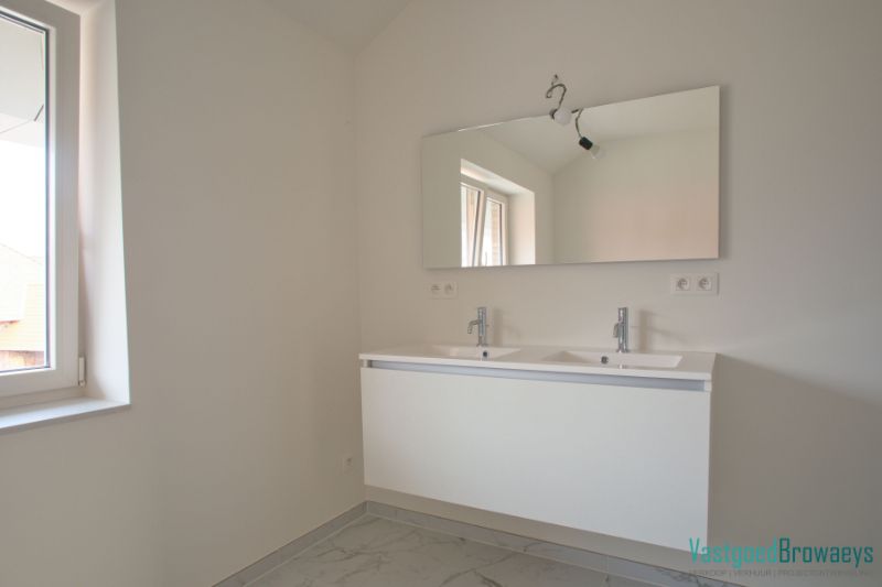 Enerigezuinige woning gelegen in Rozebeke foto 11