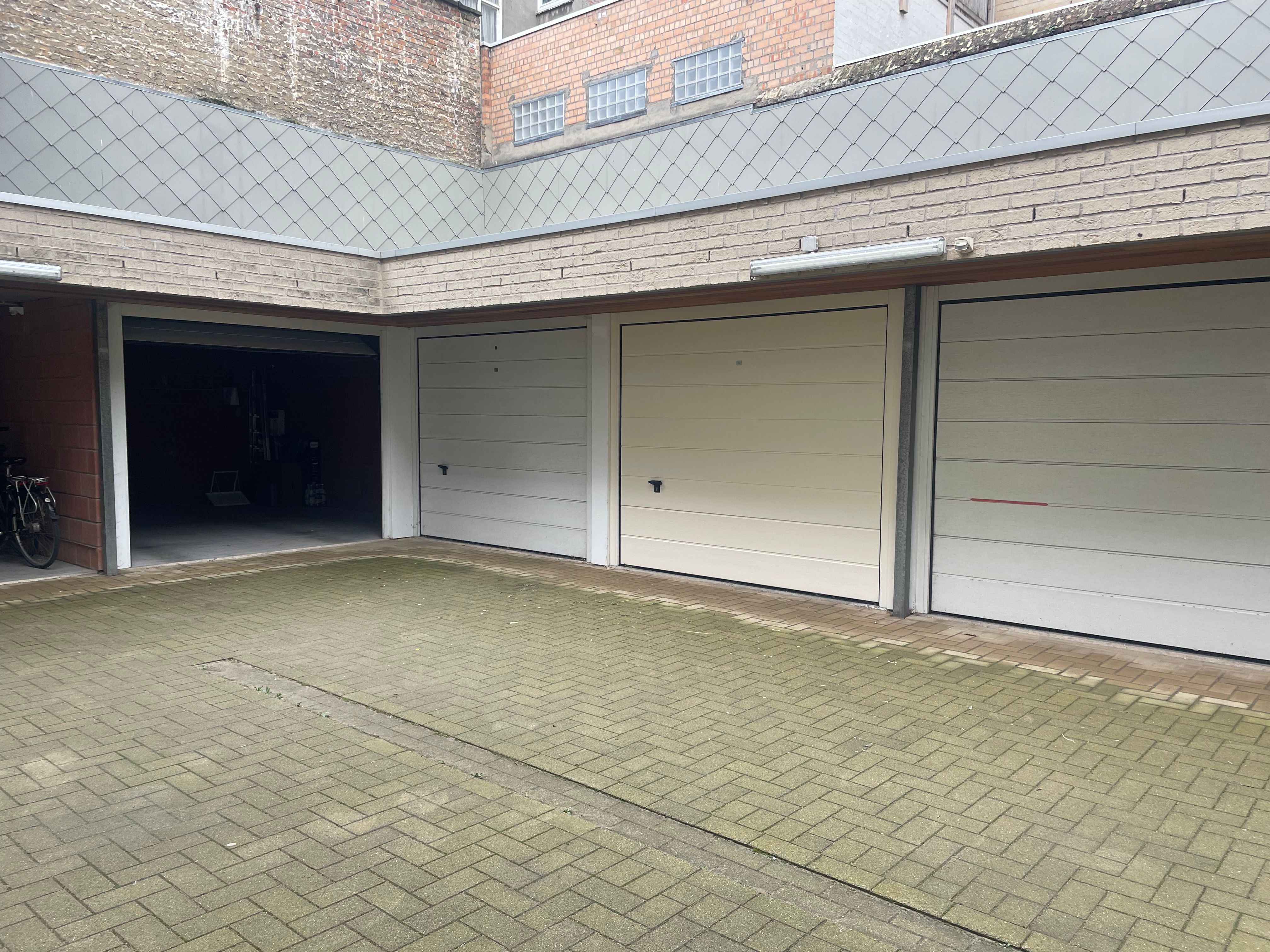 Vlot toegankelijke garagebox in het centrum van Oostende foto 2