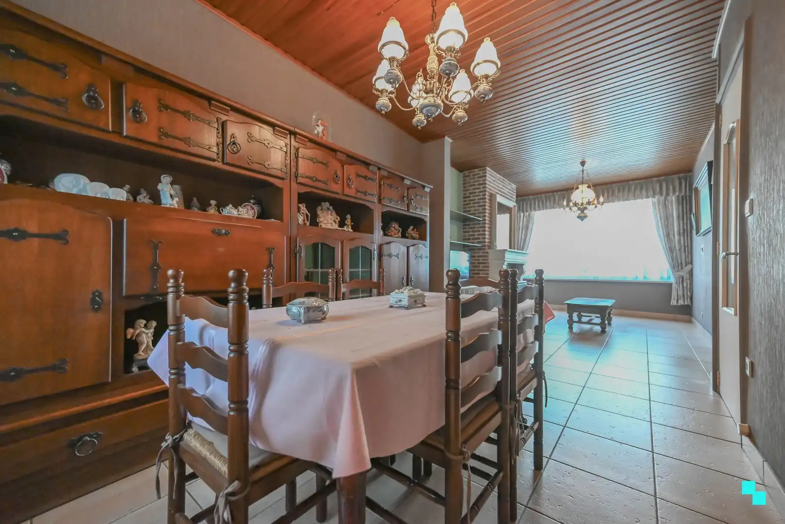 Centraal gelegen ééngezinswoning met vier slaapkamers te Izegem foto 6