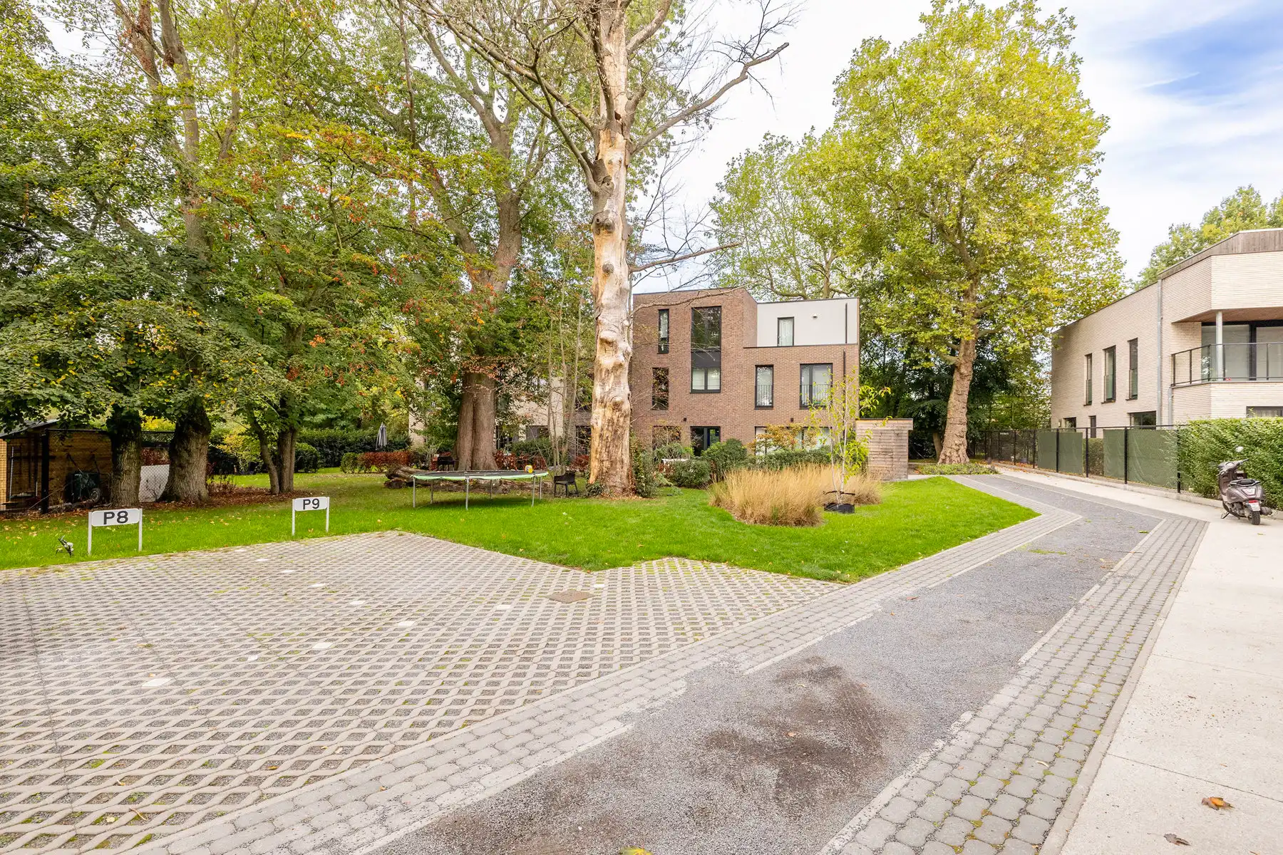 Recente woning met 3 SLP, 2 BK, tuin en 3 autostaanplaatsen foto 4