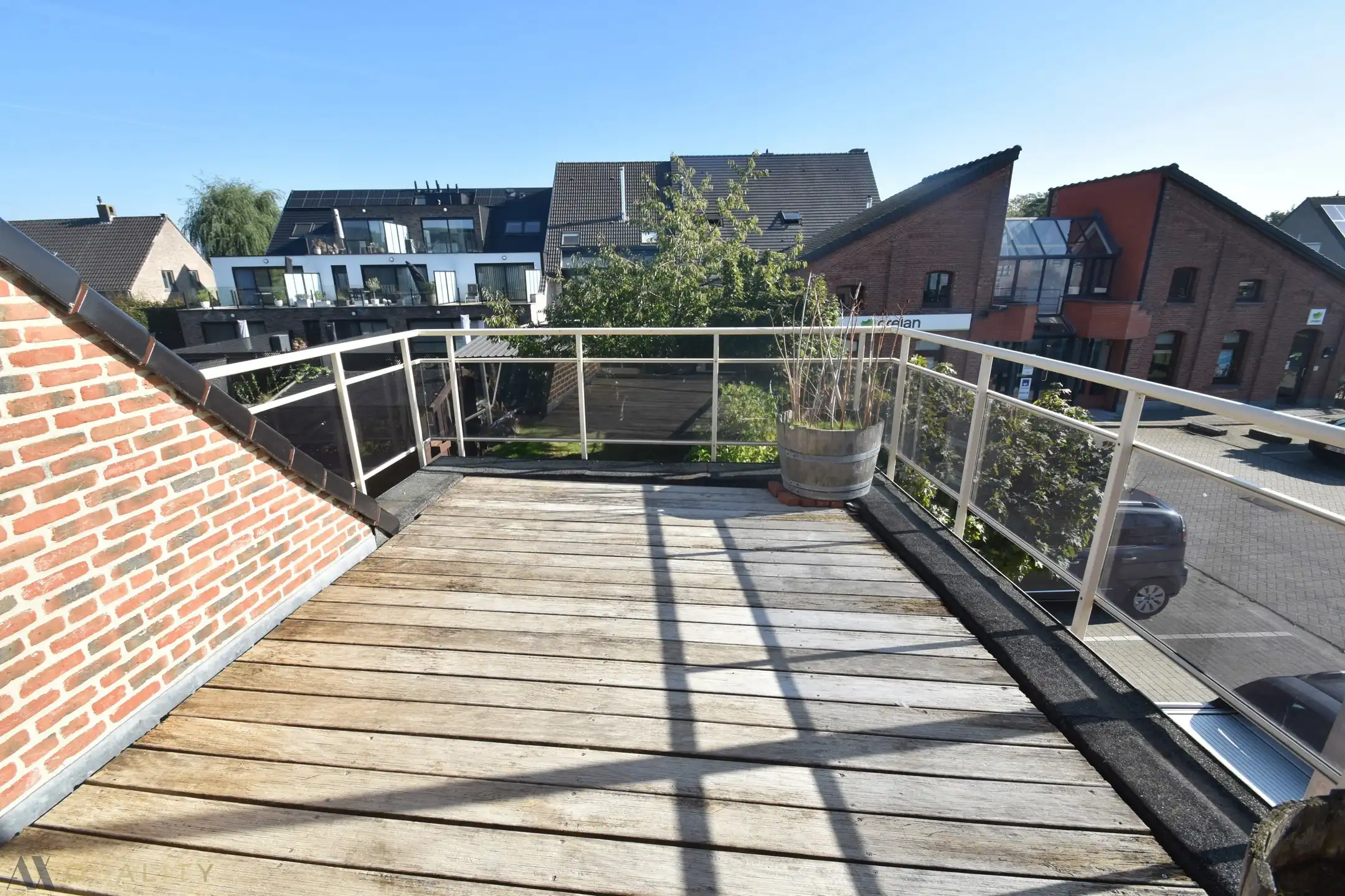 2 slpk. duplex met ruim terras. onmiddellijk beschikbaar. foto 2