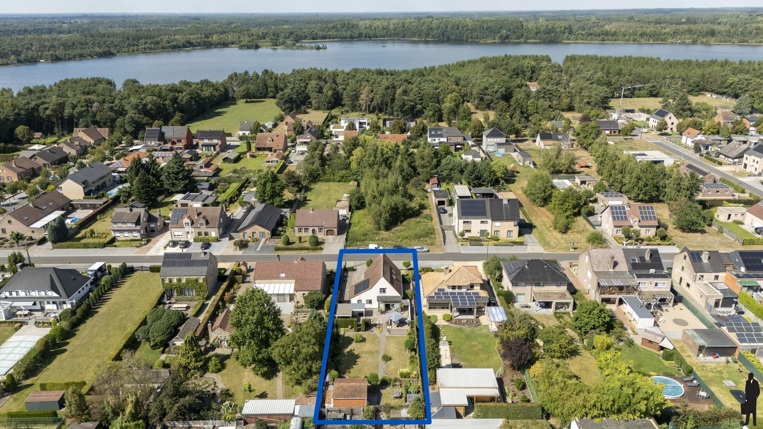 Lichtrijke villa, vlakbij natuur met 3 slpk. op zuidperceel foto {{pictureIndex}}