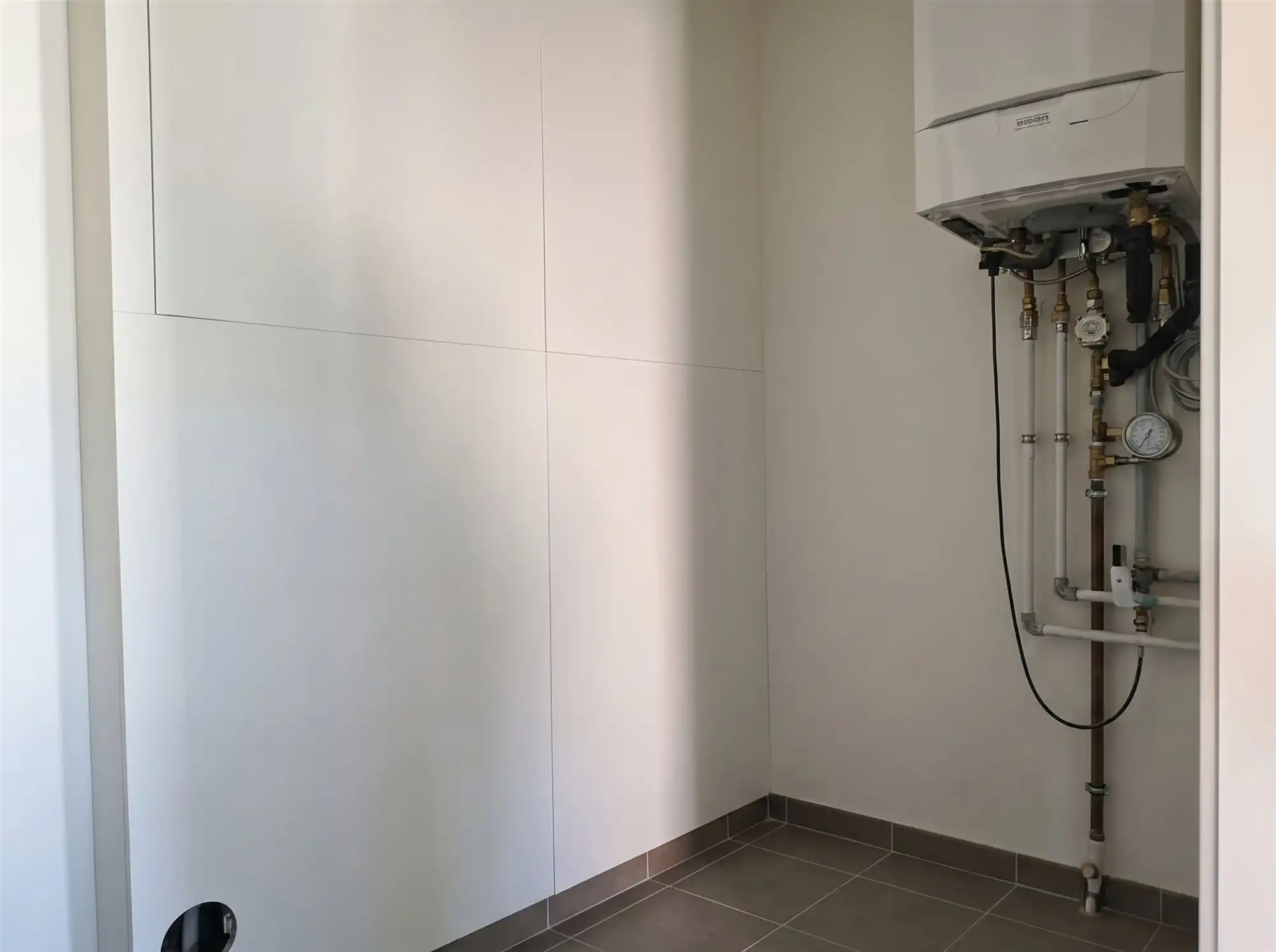 Appartement met groot terras, 2 slaapkamers, dressing en carport. In gebouw met slechts 2 appartementen. foto 10