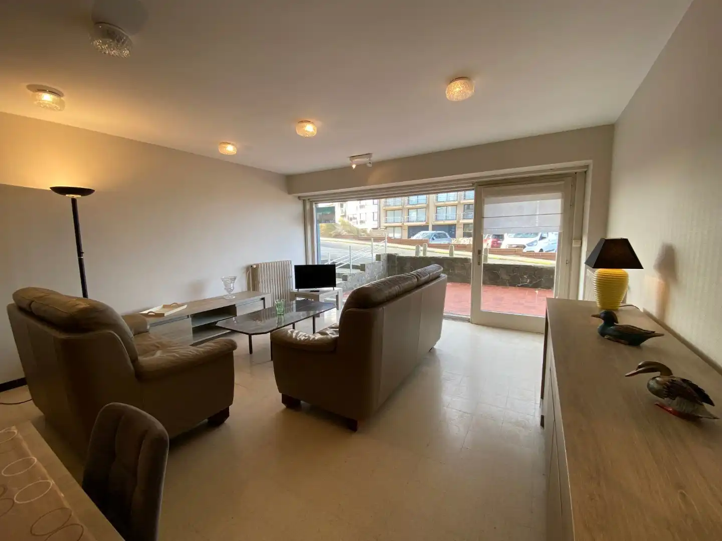 Ruim appartement met garage inbegrepen - zijdelings zeezicht  foto {{pictureIndex}}