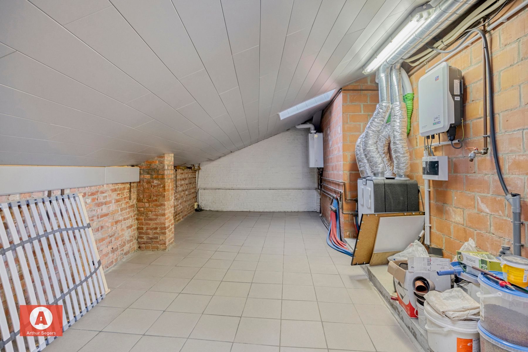 Ruim & energiezuinig appartement mét ruime beneden-berging. foto 15