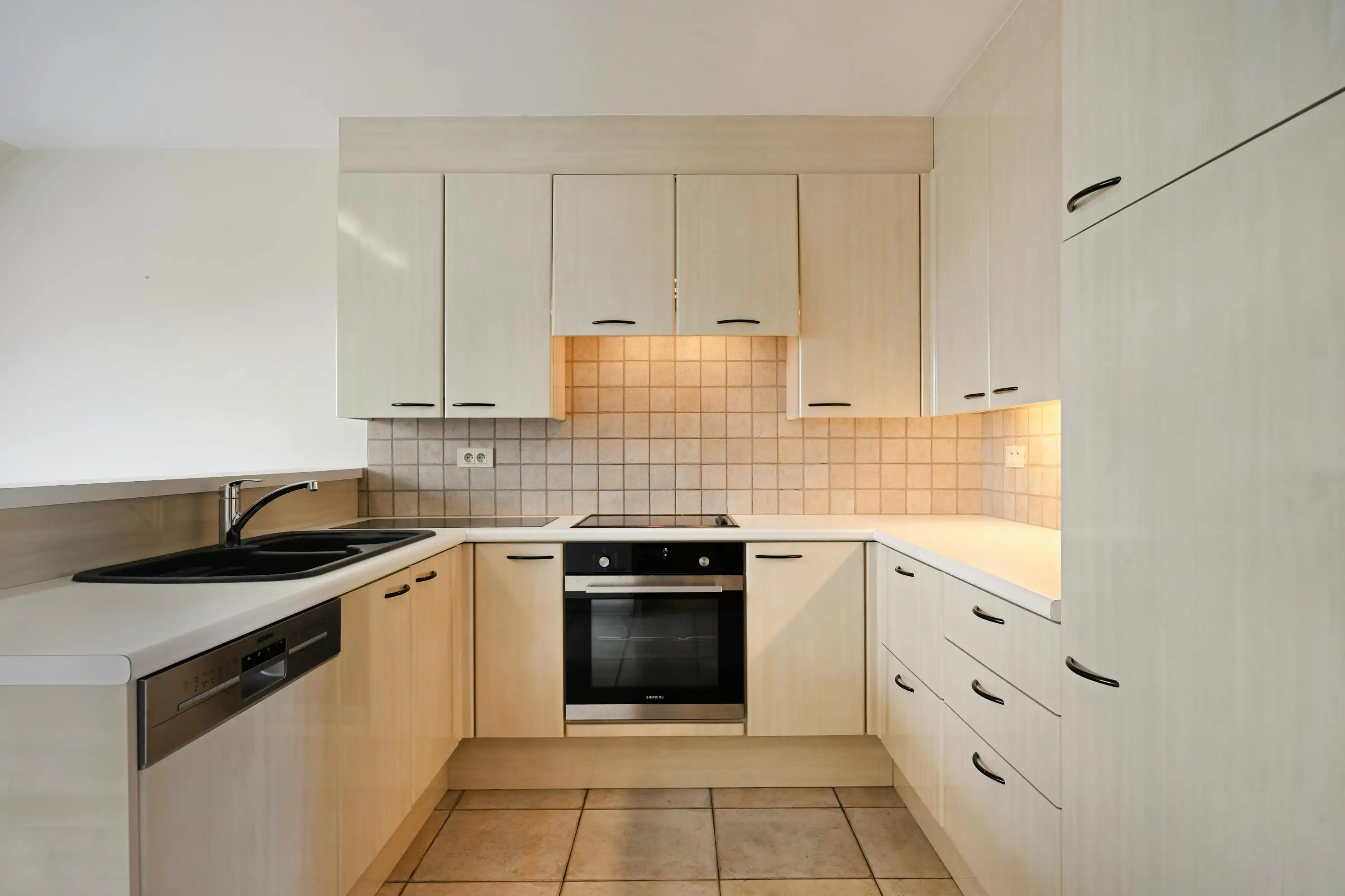 Ruim appartement (150m²) met 3 kamers te koop in Zulte foto 7