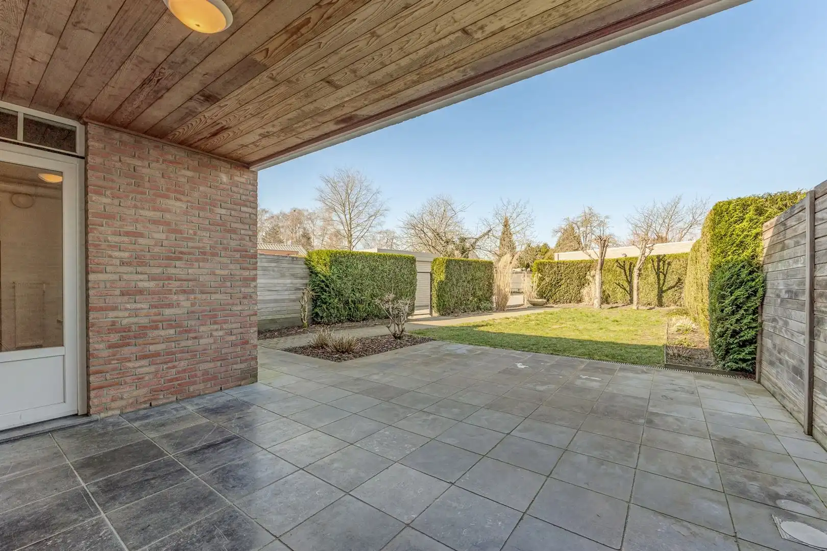 Gelijkvloers appartement met 2 slaapkamers en garage! foto 21