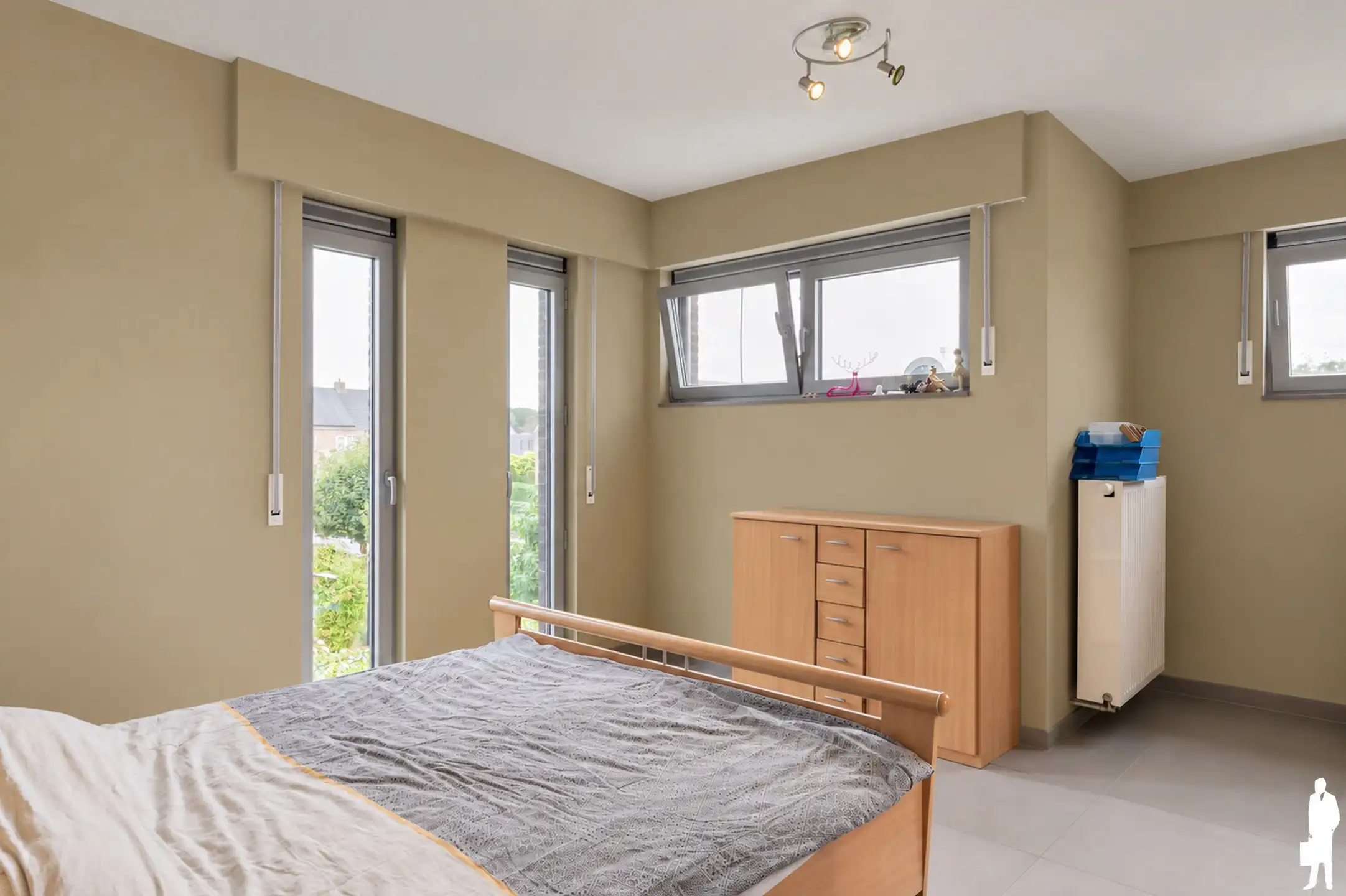 Uitzonderlijk ruime open bebouwing met 6 slaapkamers, 3 badkamers en zwembad in Eppegem. foto 19