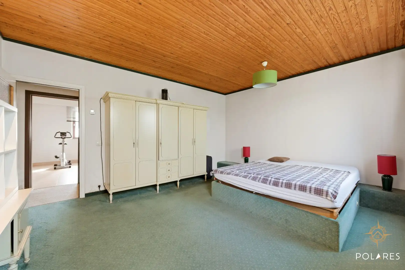 Ruime gezinswoning op prachtig perceel foto 11