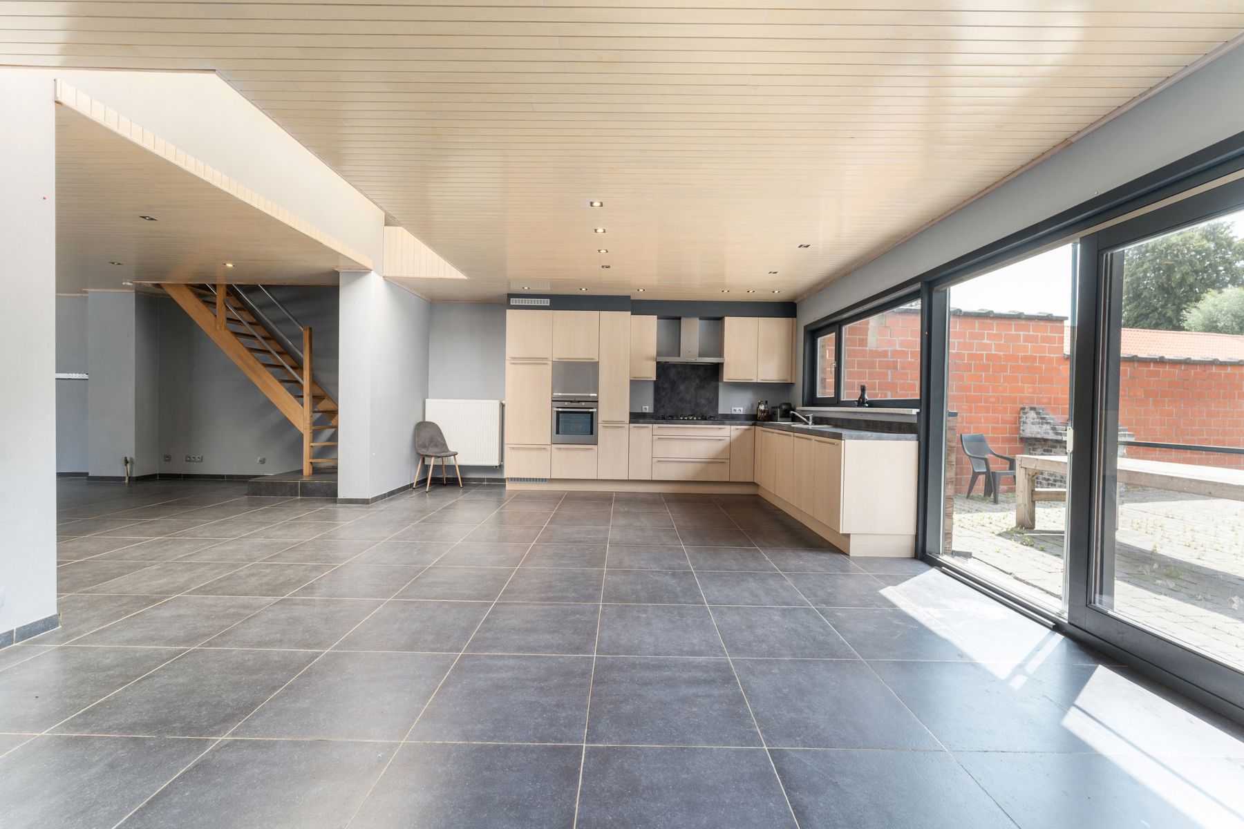 Centraal gelegen woning op 1373 m² met zuidgerichte tuin foto 5