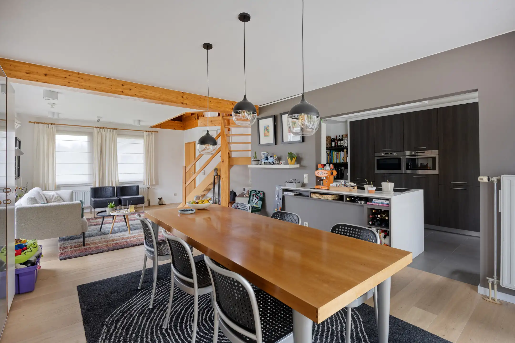 Energiezuinige woning met 5 slaapkamers & tuin op toplocatie foto 5