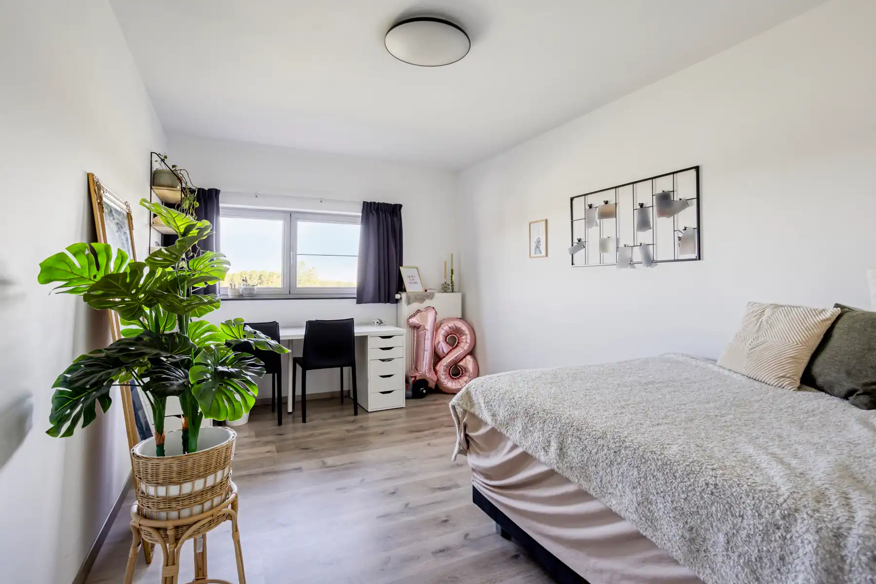 Recente 3-gevelwoning op topligging foto 18