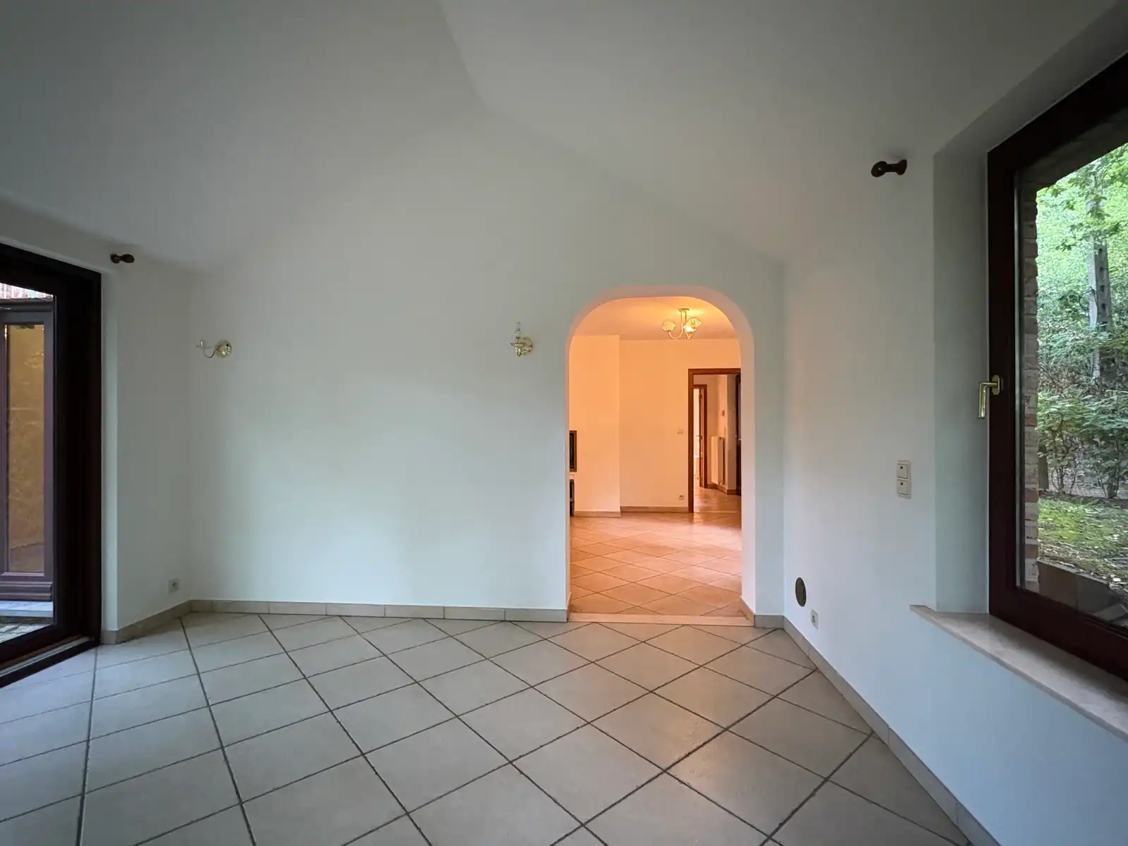 Ruime villa met 6 slaapkamers in groene omgeving foto 8