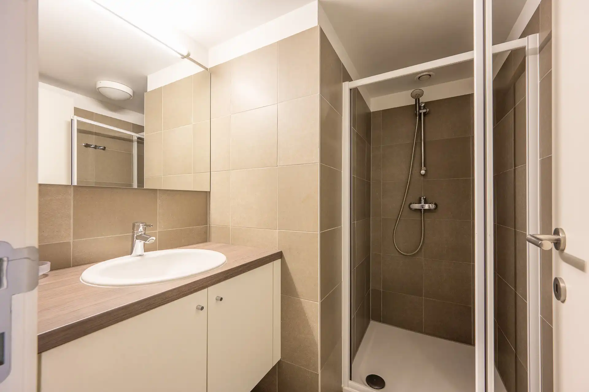 Gezellig appartement met 2 slaapkamers en zijdelings zeezicht foto 9