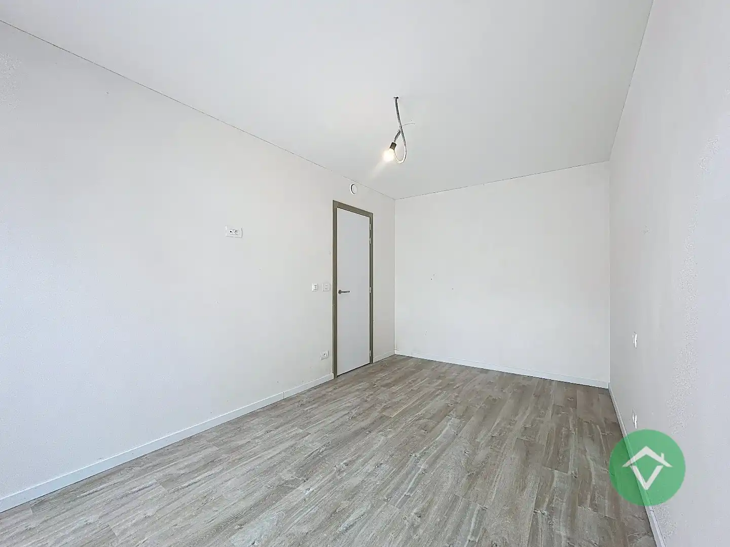 Wonen nabij jachthaven en zee - ruim appartement met terras en drie slaapkamers foto 15