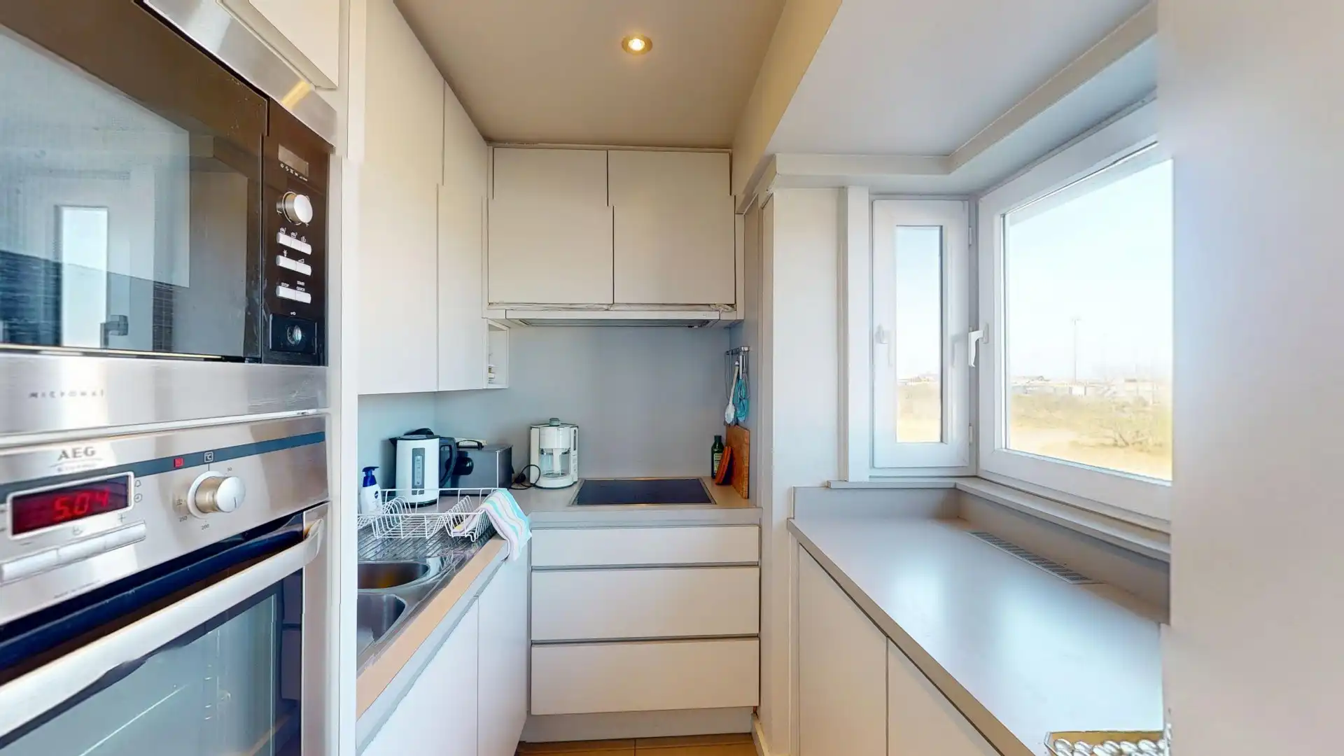 Ruim appartement met 3 slaapkamers en fantastisch uitzicht aan de Zeedijk in Heist-aan-Zee - Te koop! foto 9