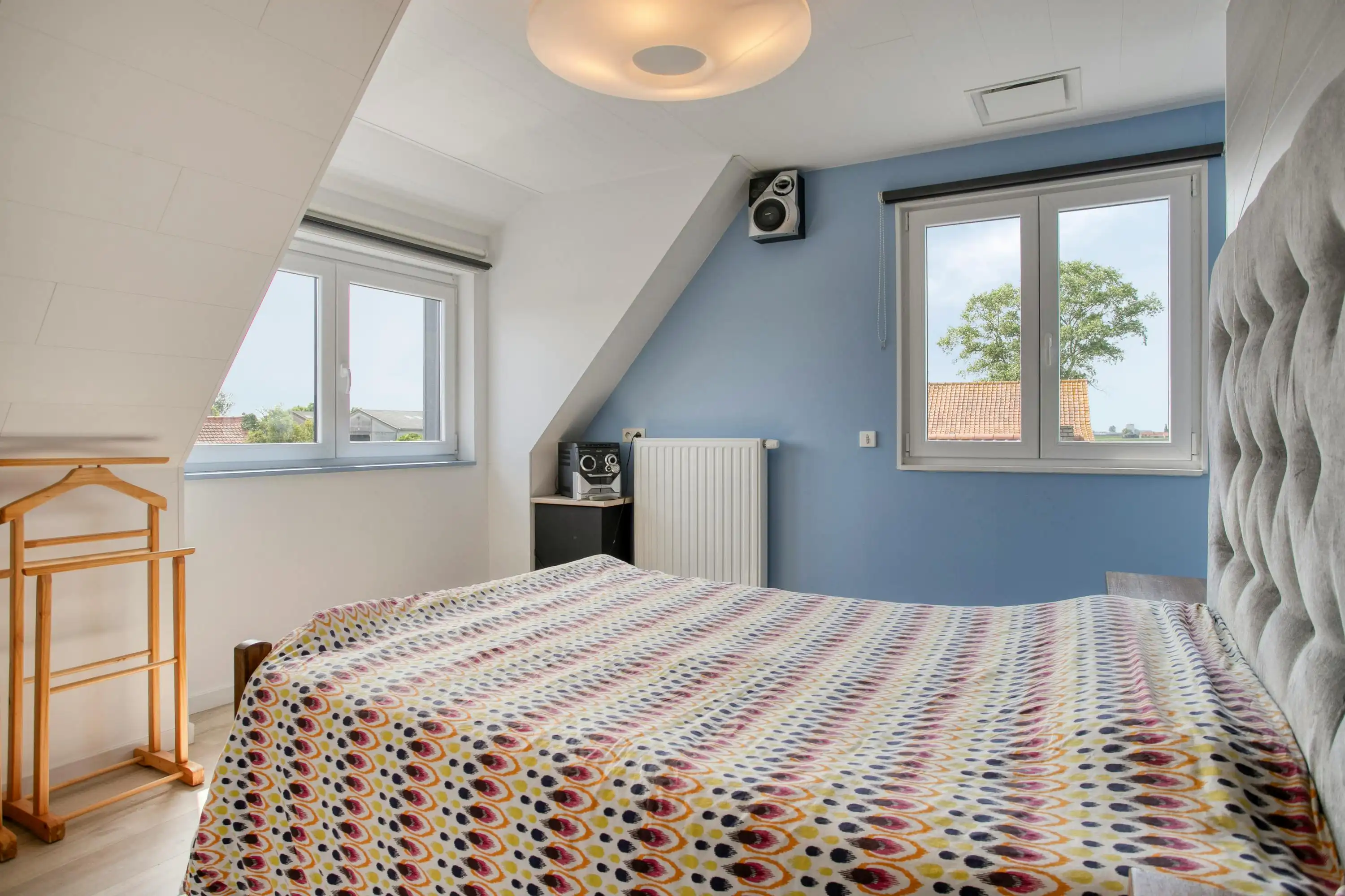 Ruime woning te koop met atelier, garage en vier slaapkamers foto 12