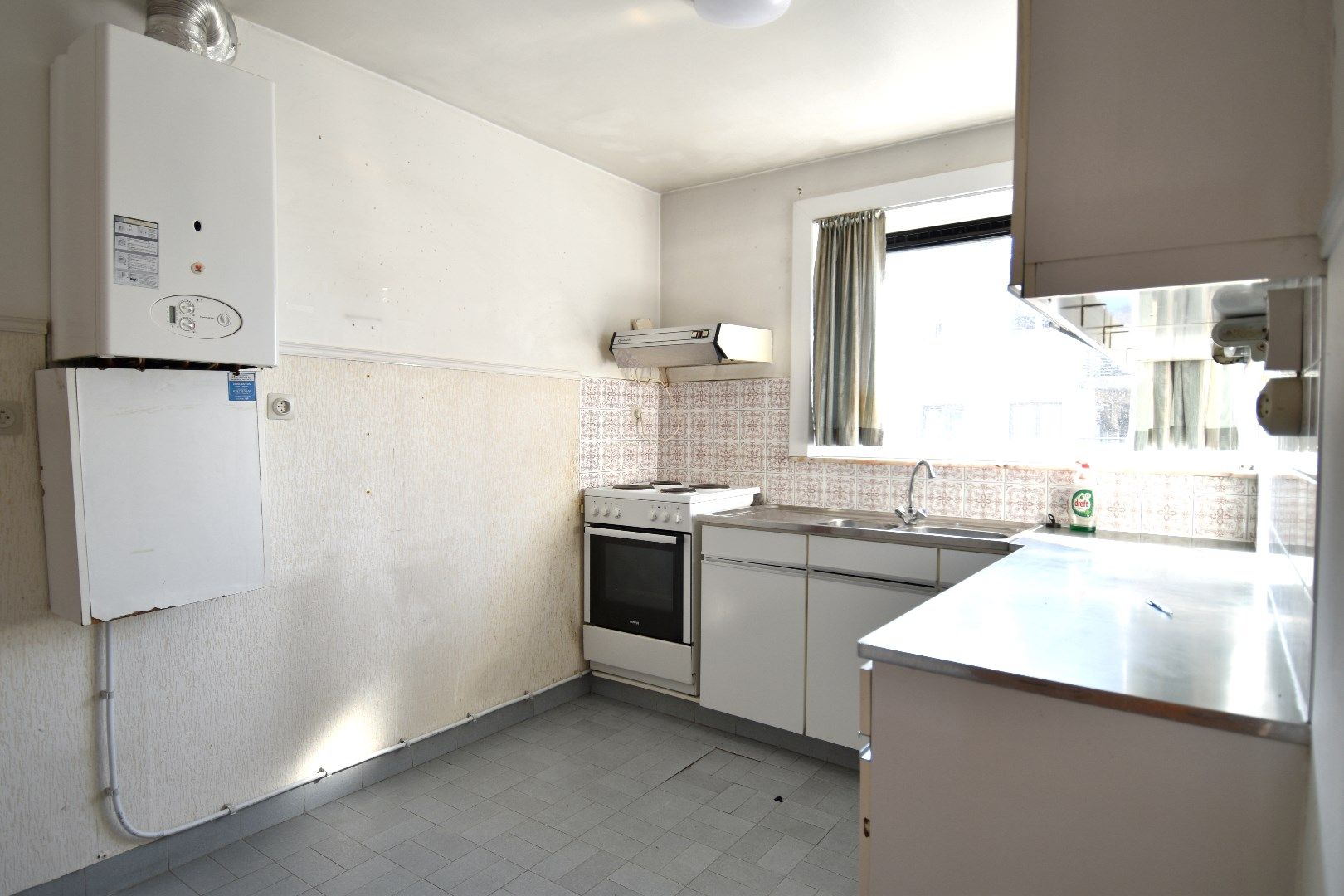 Instapklaar 2-slaapkamerappartement met terras te koop in Gullegem-centrum foto 2