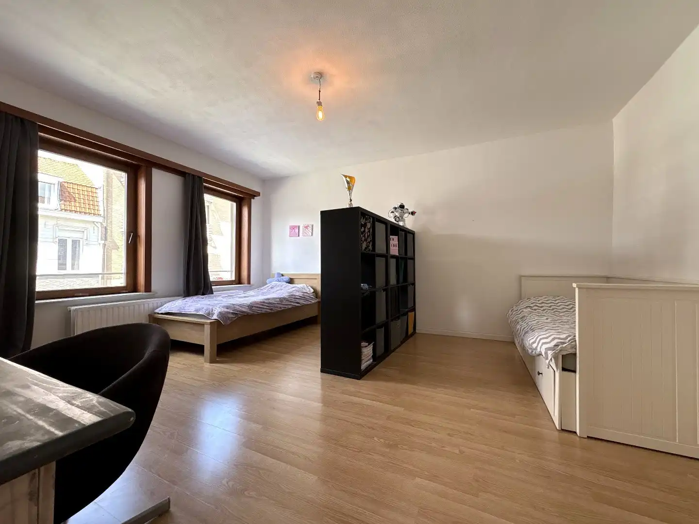 Instapklare woning met 2 slaapkamers en ruime binnenplaats in Menen foto 12