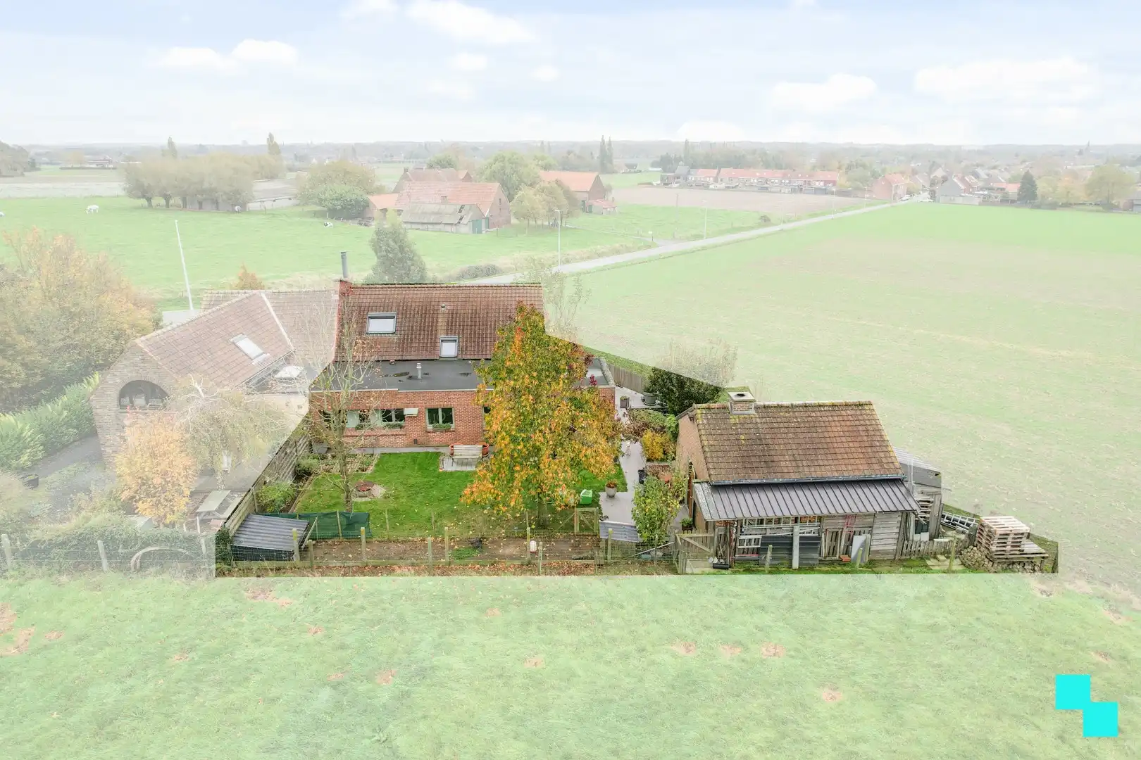 Landelijk en groen gelegen ééngezinswoning met vergezichten te Gullegem foto 2