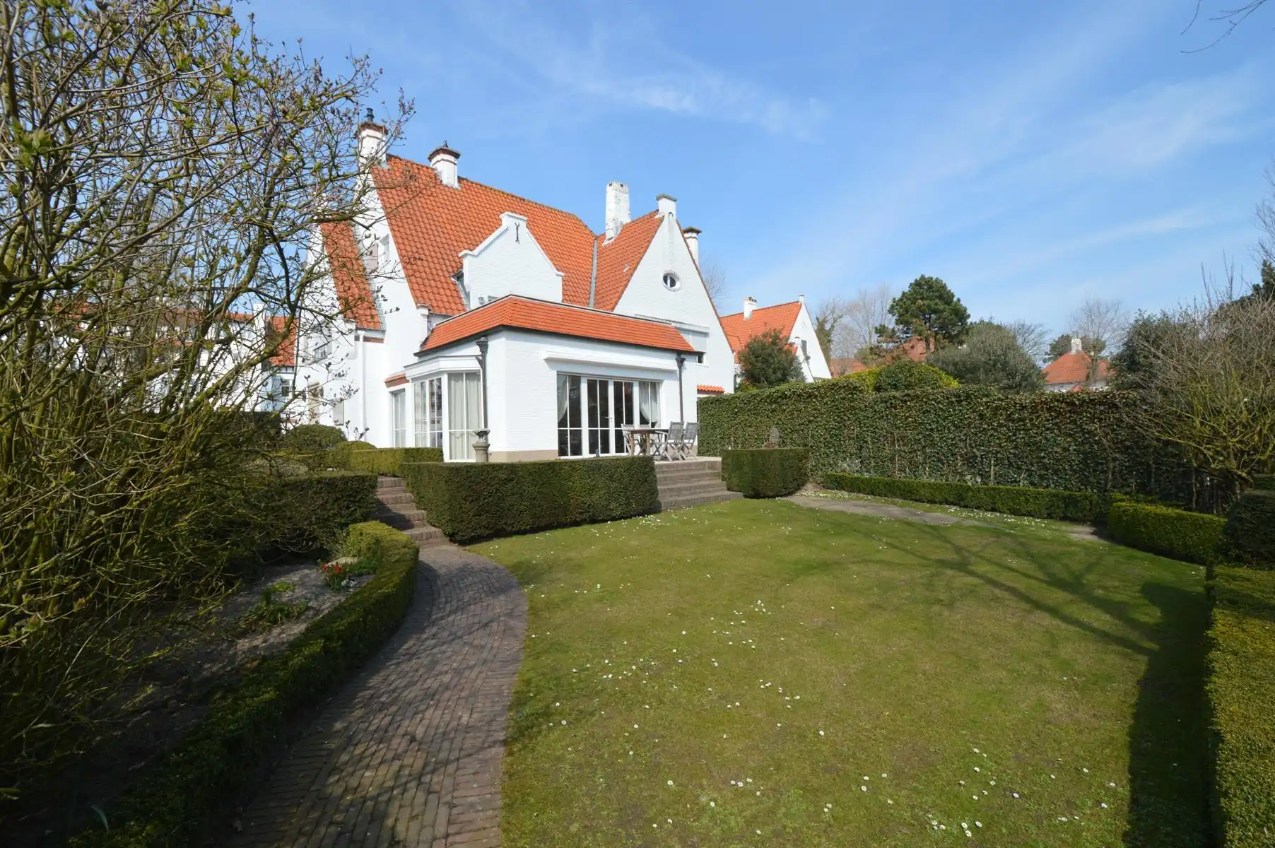 Magnifieke villa in een paadje !  foto {{pictureIndex}}