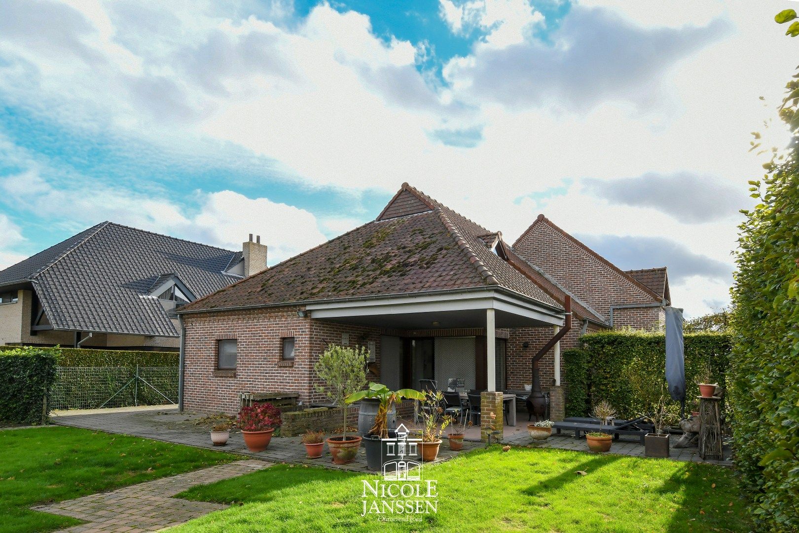 Vrijstaande gezinswoning foto 2