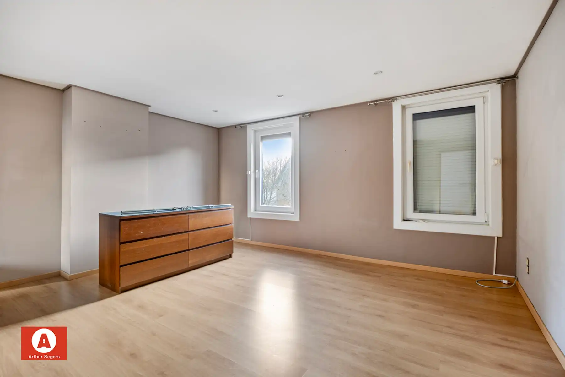 Instapklare gezinswoning pal bij centrum Buggenhout. foto 19