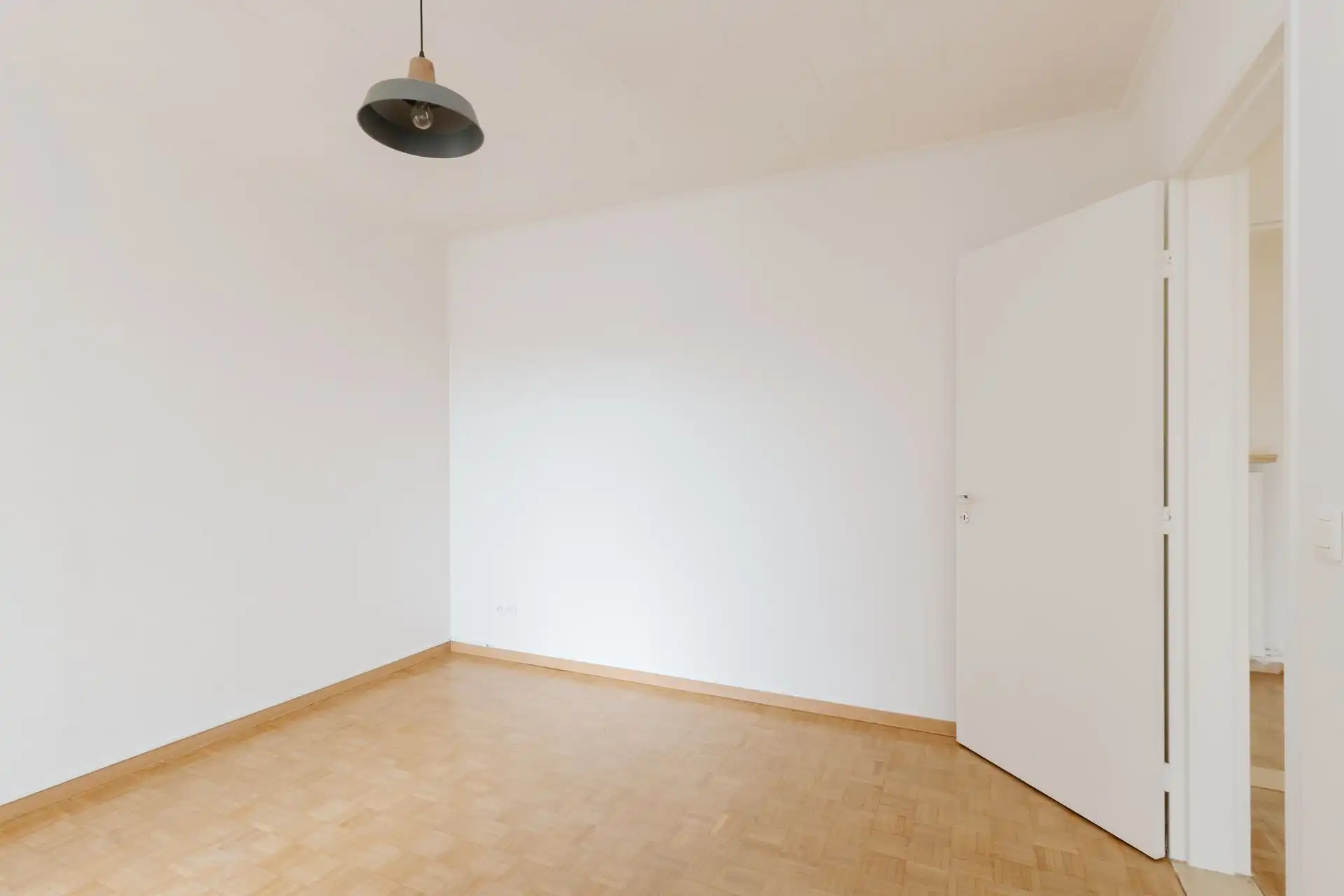 2 slaapkamerappartement met bureauruimte en garagebox foto 9