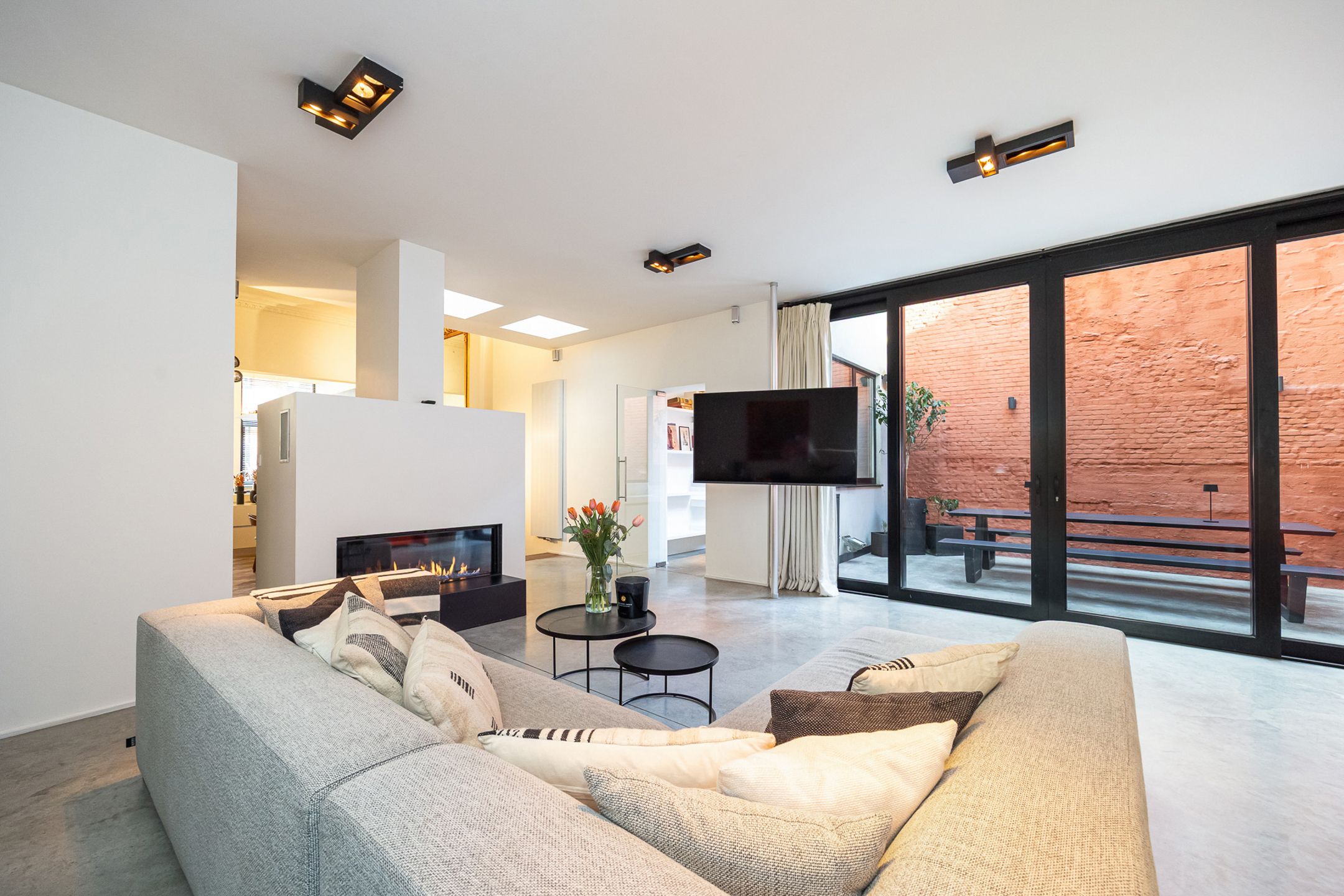 ANTWERPEN - Herenwoning met 2 inpandige staanplaatsen! foto 6