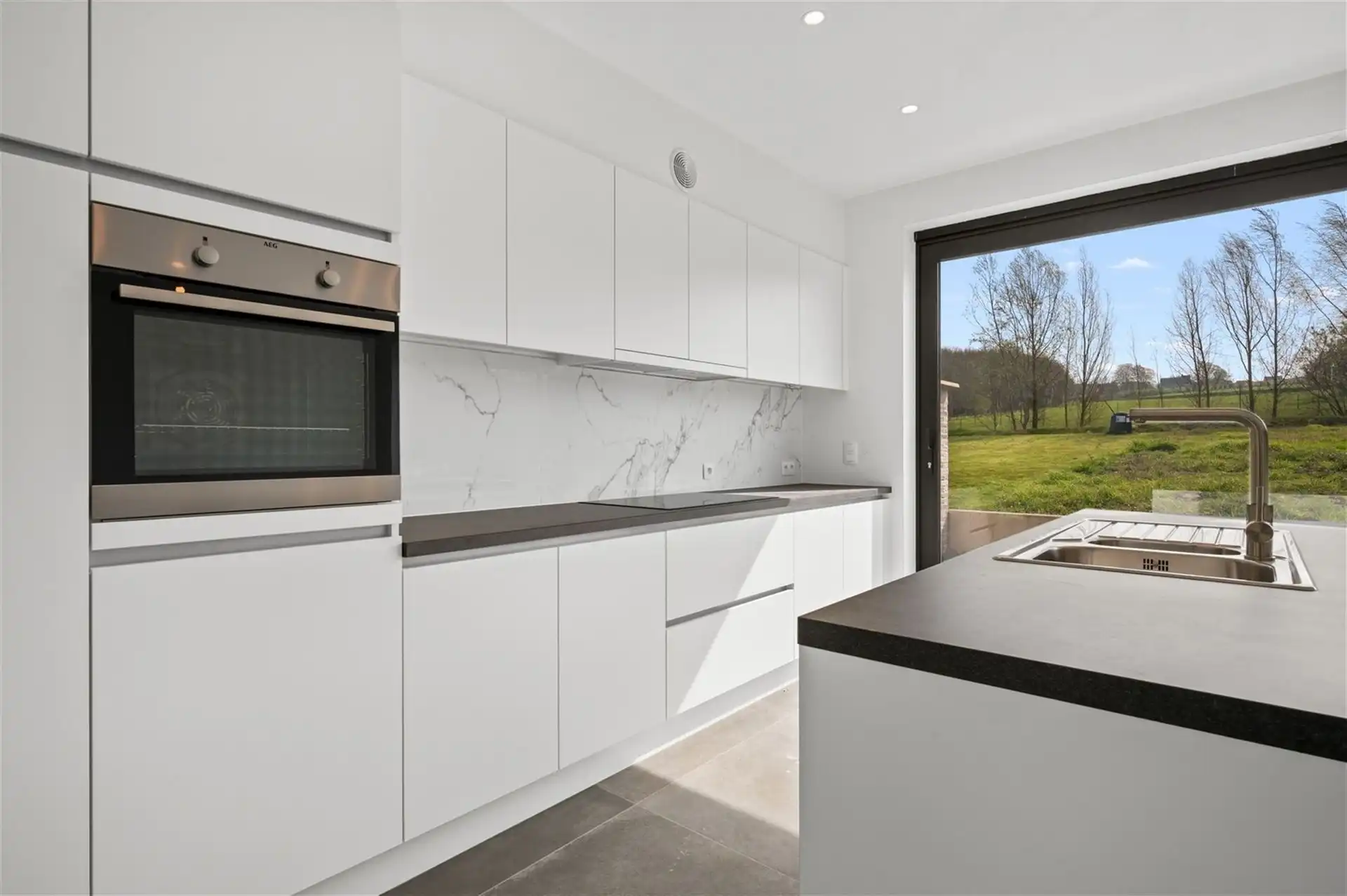 Zeer ruime woning met 4 slpks en tuin foto 11