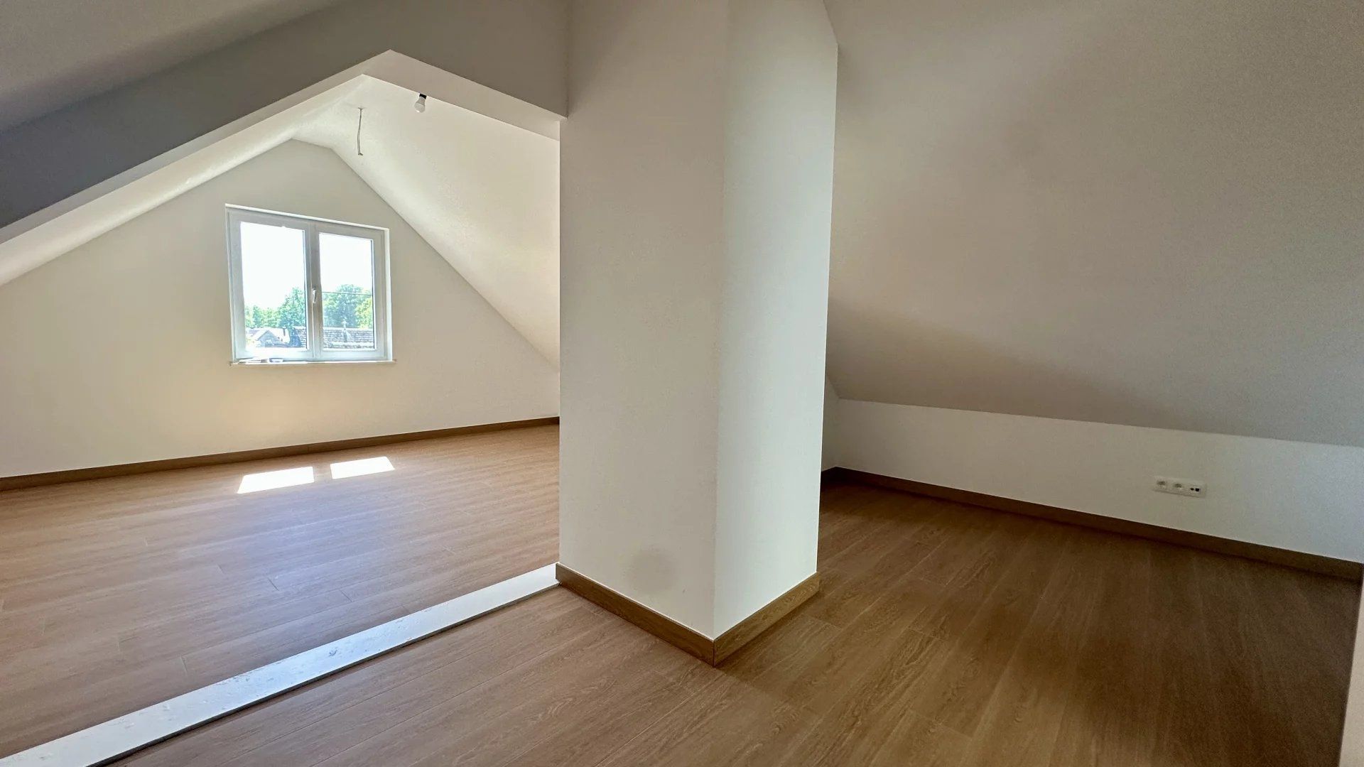 volledig gerenoveerde gezinswoning in Houthalen-Helchteren met 5 slaapkamers en toegang tot natuurgebied foto 19