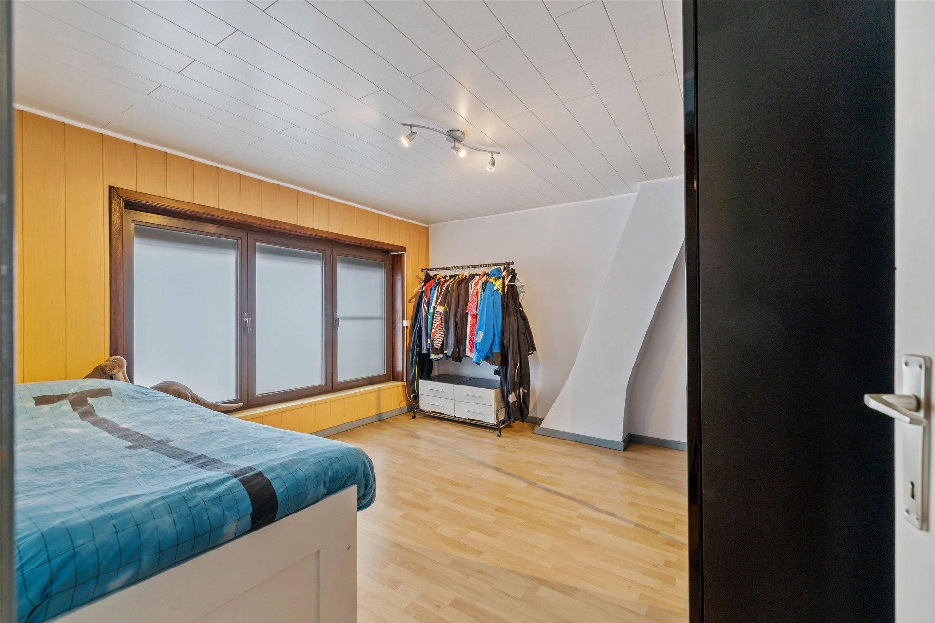 Instapklare gezinswoning met 3 slaapkamers en garage foto 9