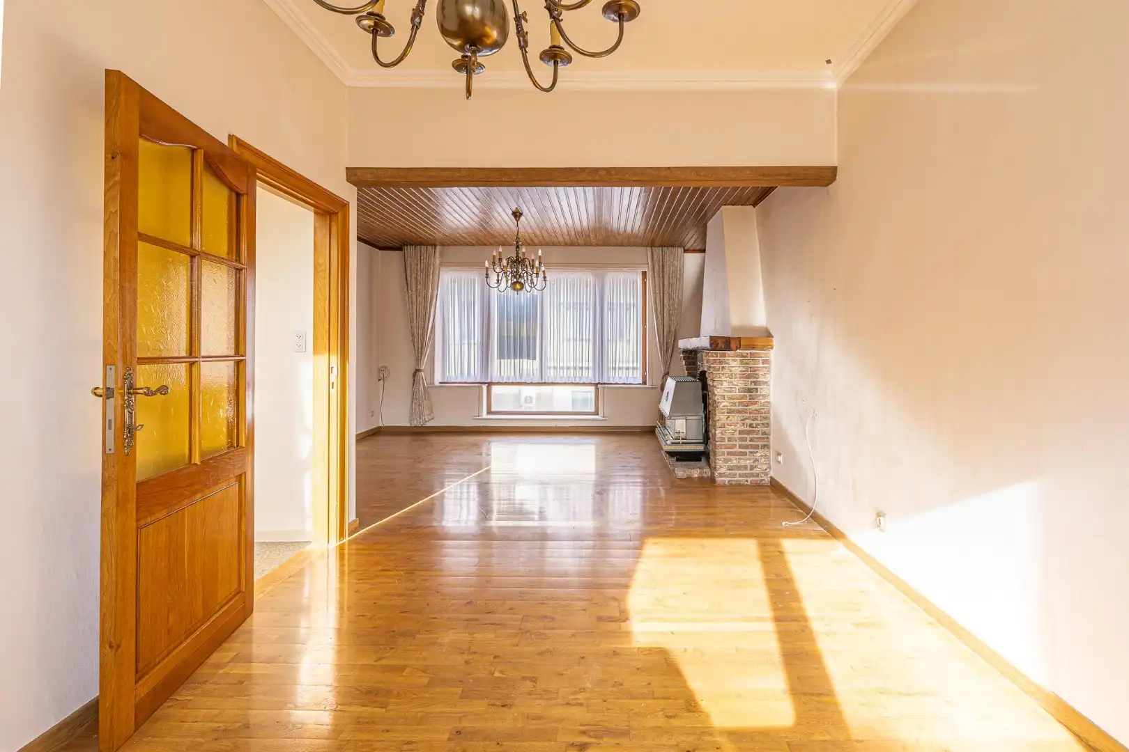 Handelsruimte/woning met polyvalente ruimte en 2 slaapkamers in Oostende foto 3