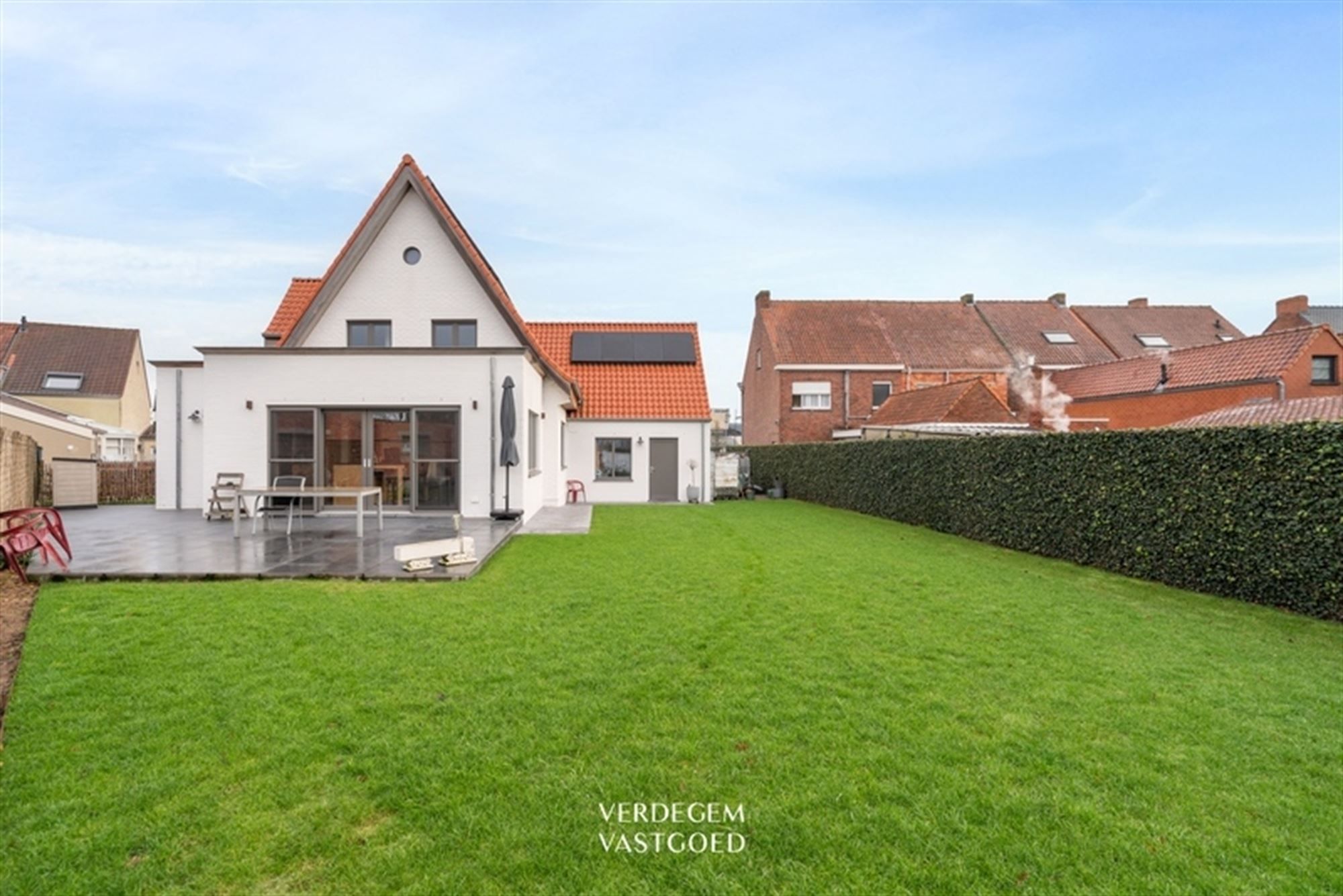 Charmante villa met 3 slaapkamers, garage en tuin op toplocatie foto 21