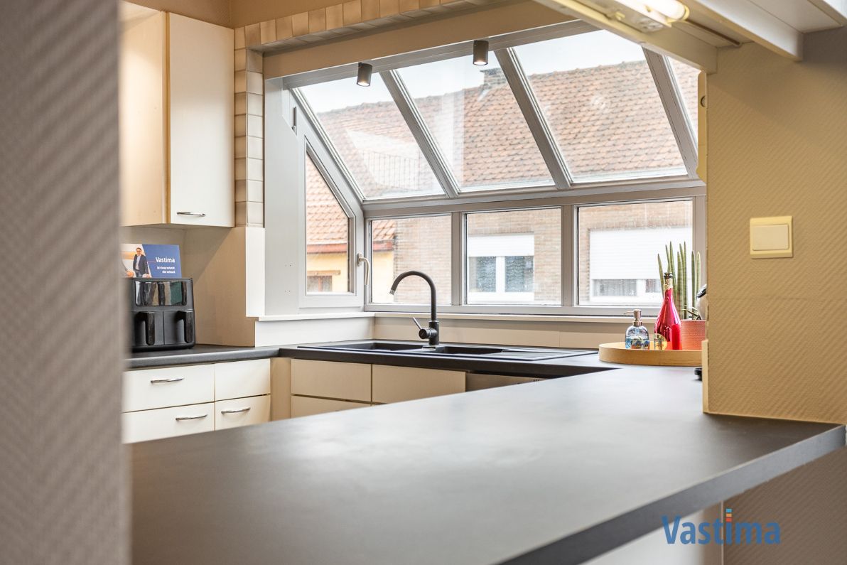 Instapklare architectenwoning met 4 slaapkamers, tuin en garage nabij centrum Erembodegem foto 12
