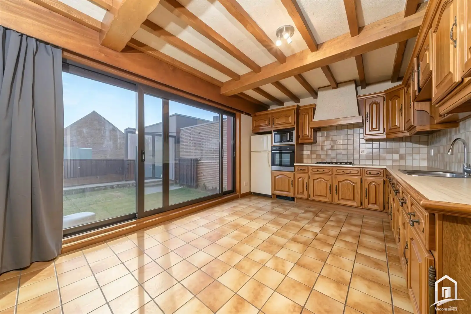 Veelzijdig handelspand met magazijn, buitenruimte en extra ruimte te huur foto 15