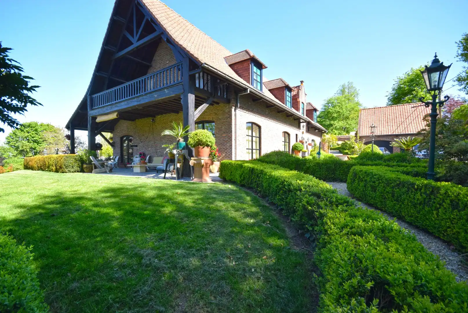 UITZONDERLIJK LANDHUIS MET FRAAIE TUINEN - VIJVER - WEIDES ... foto 9