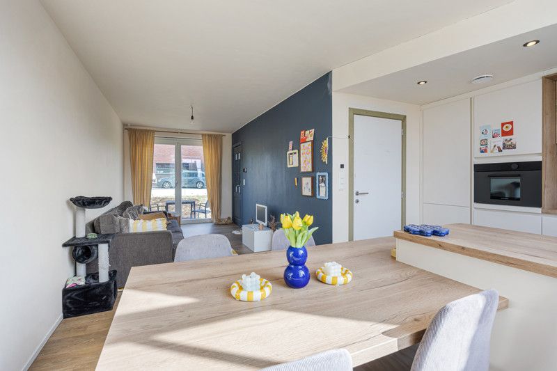 Half-open, recente woning met tuin, 3 slaapkamers en parking foto 8