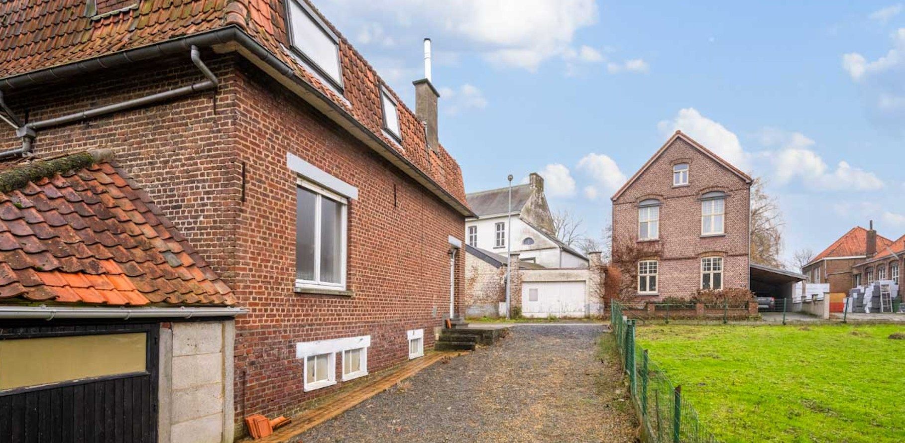 Twee te renoveren woningen onder 1 dak foto 13