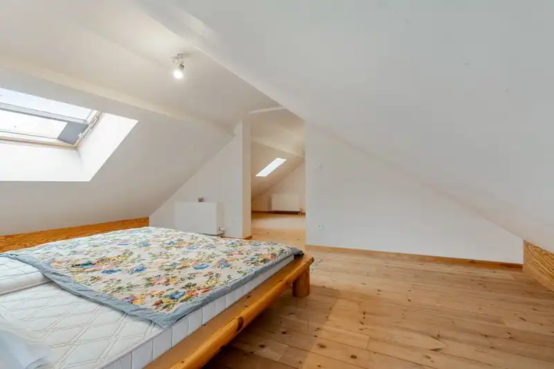 Handelsruimte met woonappartement in het centrum van Wommersom foto 22