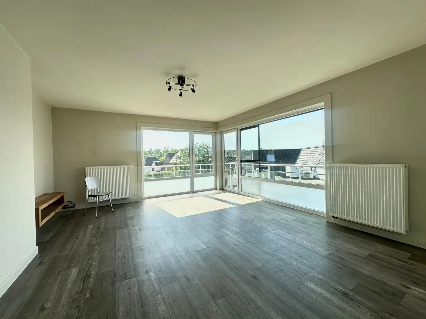 Lichtrijk appartement met drie slaapkamers foto 3