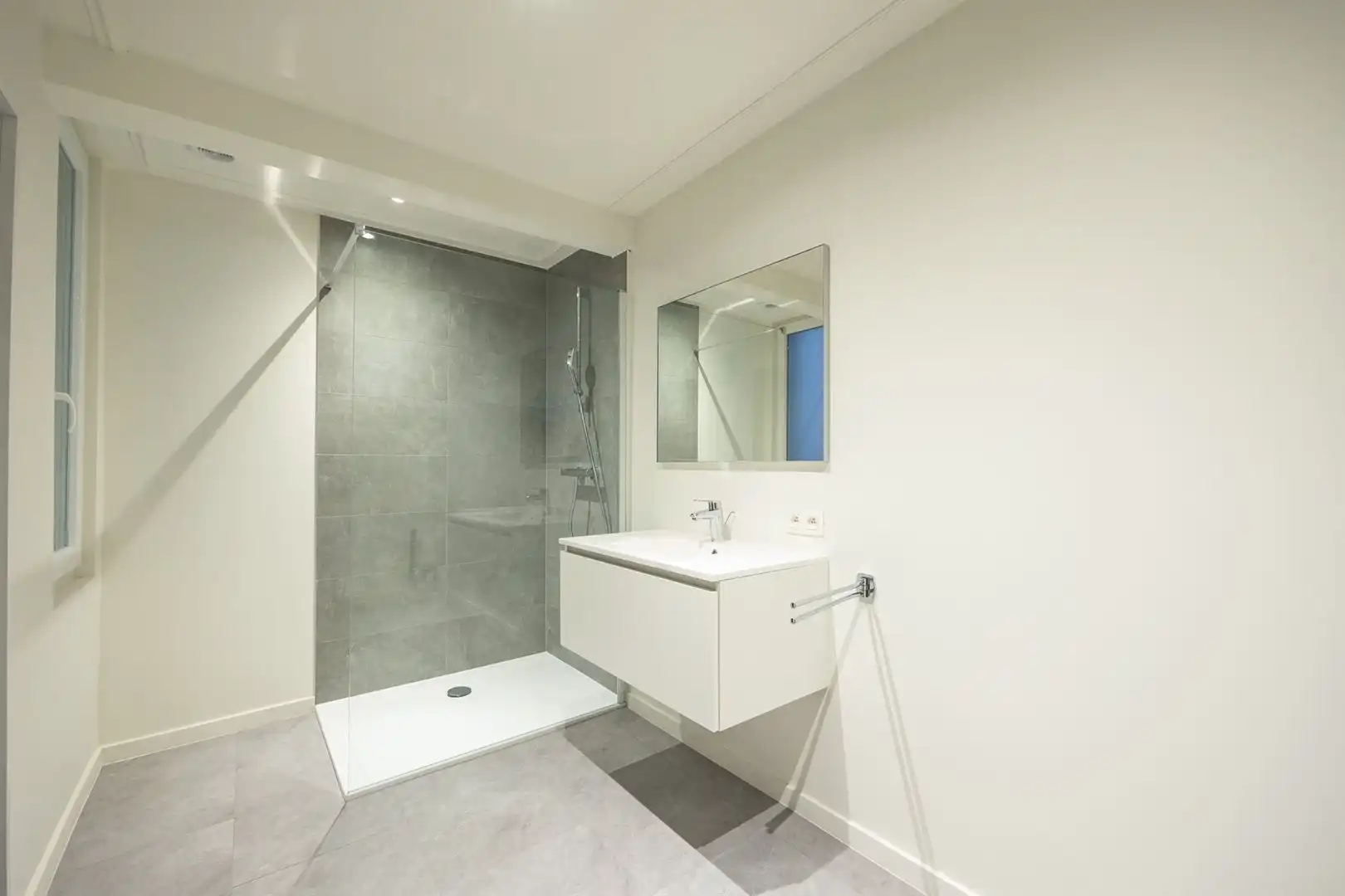 Gerenoveerd appartement midden in de stad foto 14