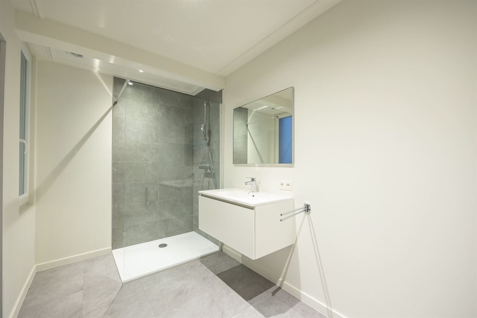 Gerenoveerd appartement midden in de stad foto 14