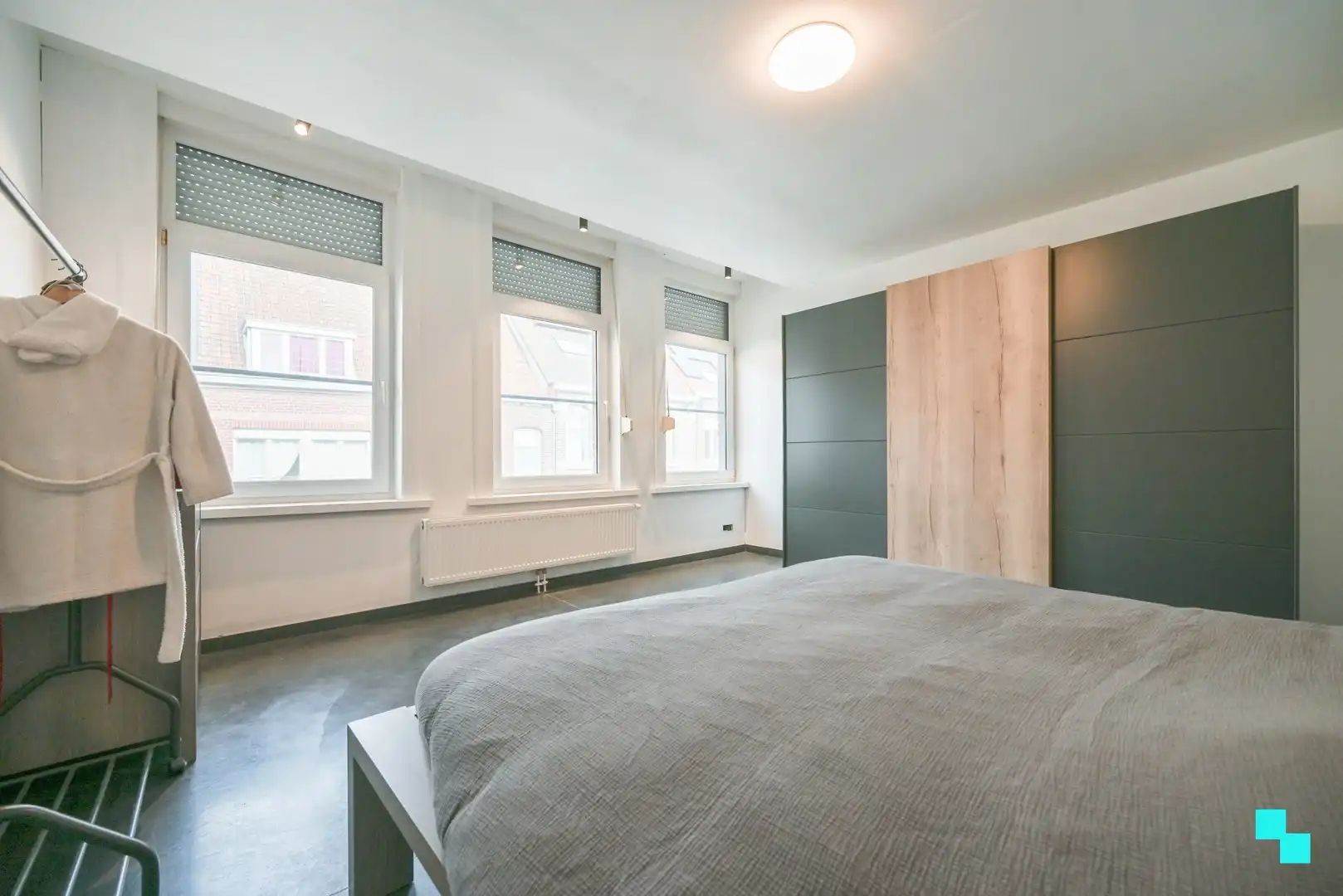 Compleet gerenoveerde ééngezinswoning met 3 slaapkamers en gezellige tuin foto 13