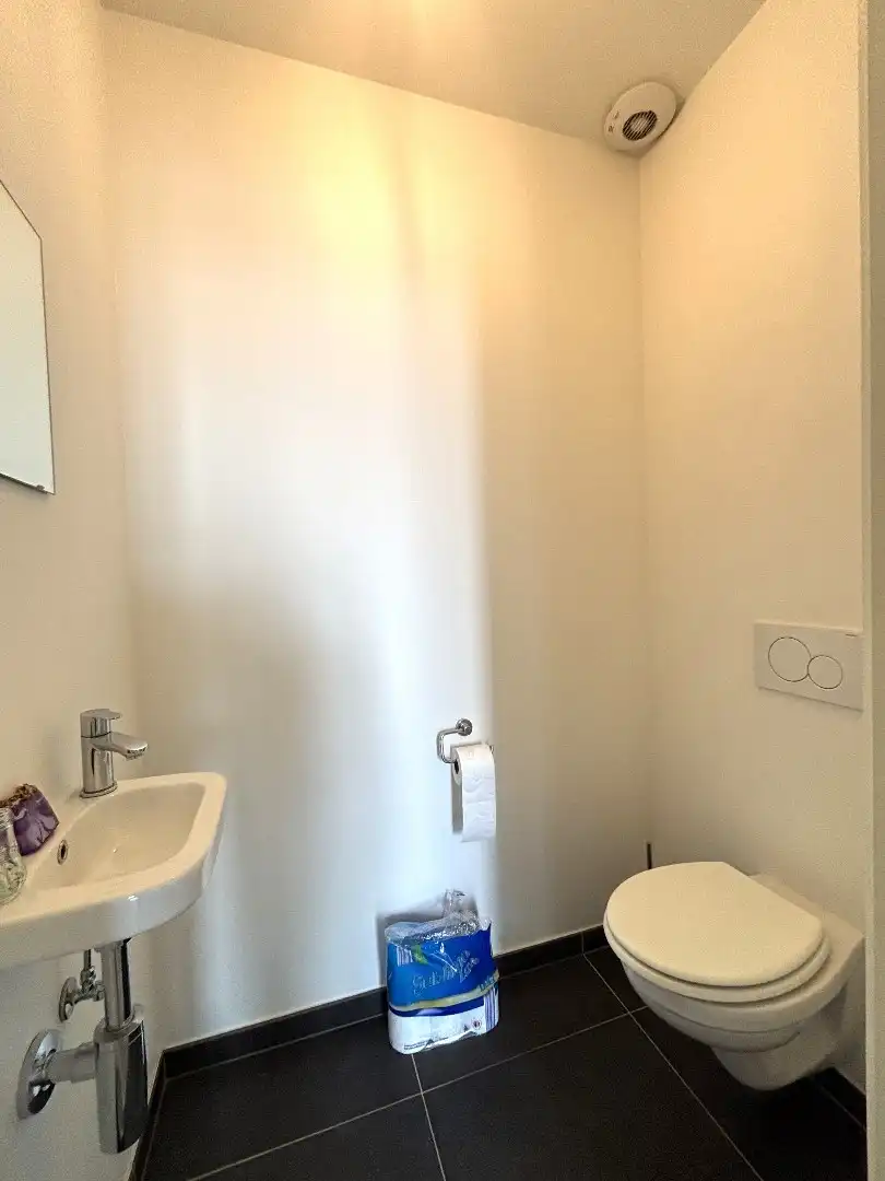 Ruim en lichtrijk appartement in Burggravenlaan foto 11